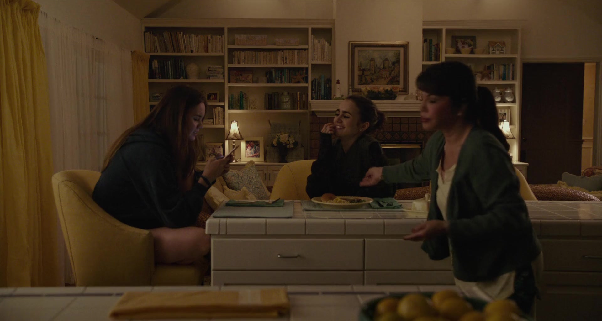 To_The_Bone_2017_1080p_BluRay_x264-5BYTS_LT5D_0107.jpg