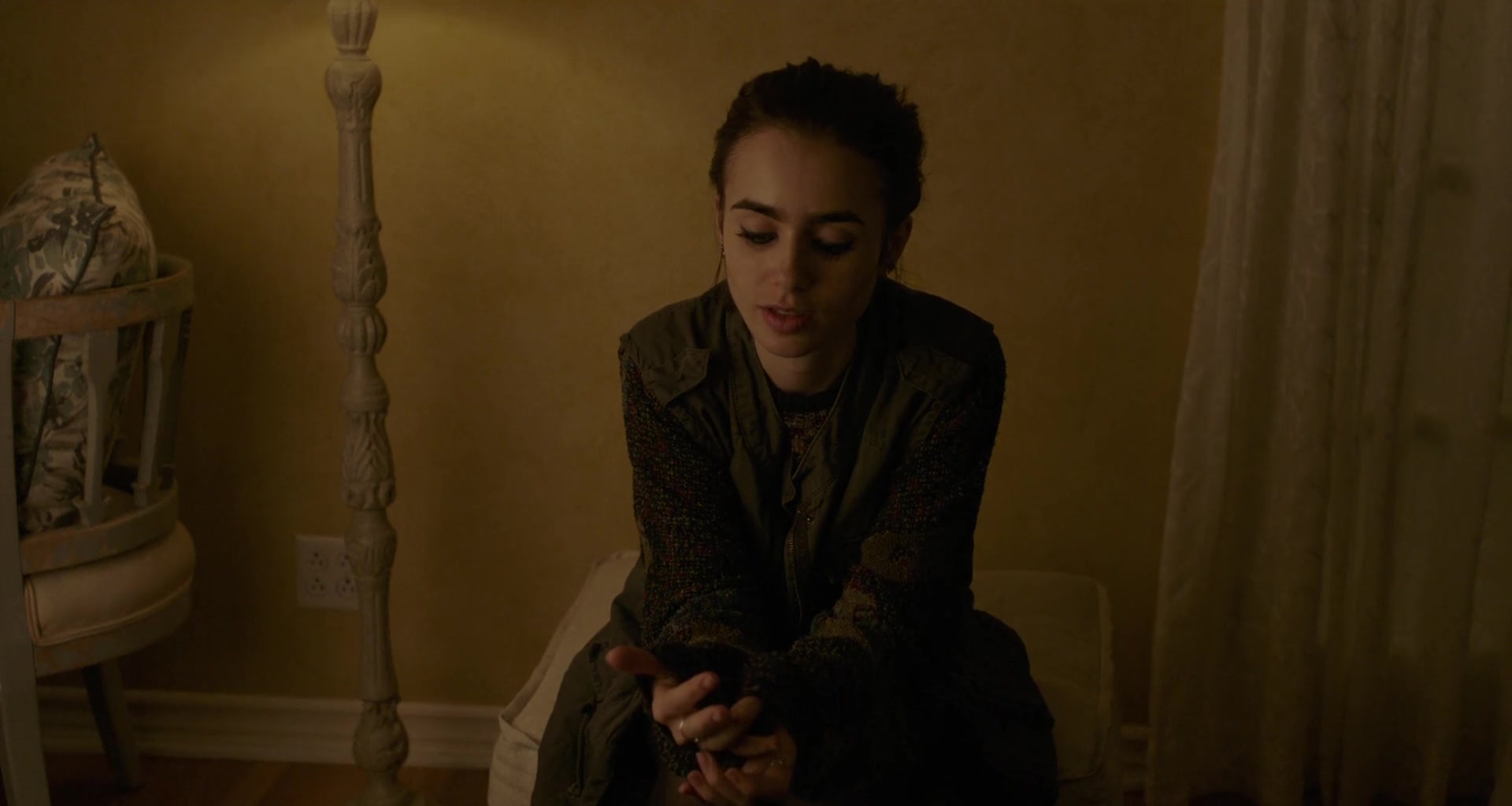 To_The_Bone_2017_1080p_BluRay_x264-5BYTS_LT5D_0145.jpg