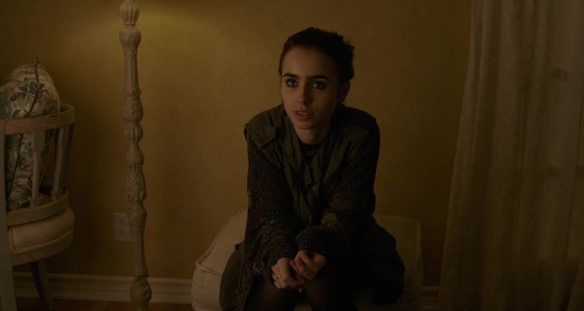 To_The_Bone_2017_1080p_BluRay_x264-5BYTS_LT5D_0148.jpg