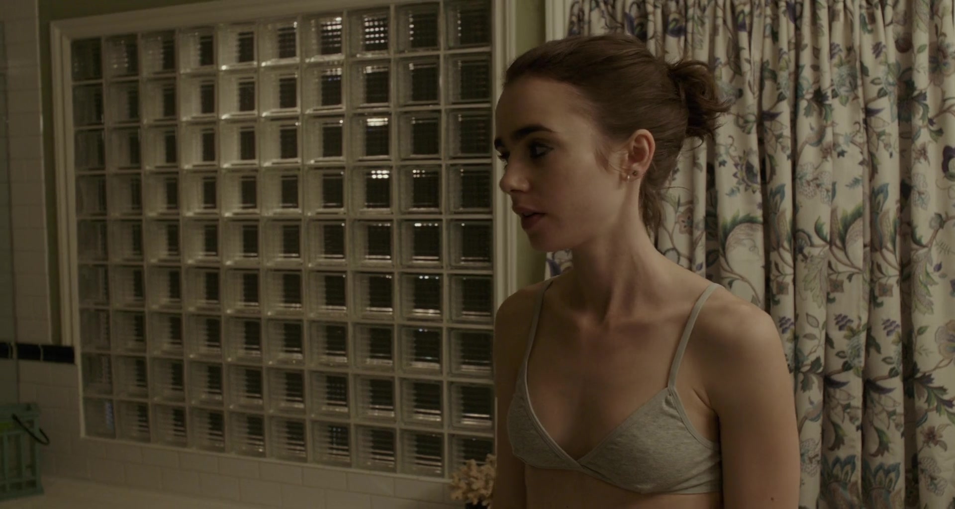 To_The_Bone_2017_1080p_BluRay_x264-5BYTS_LT5D_0175.jpg