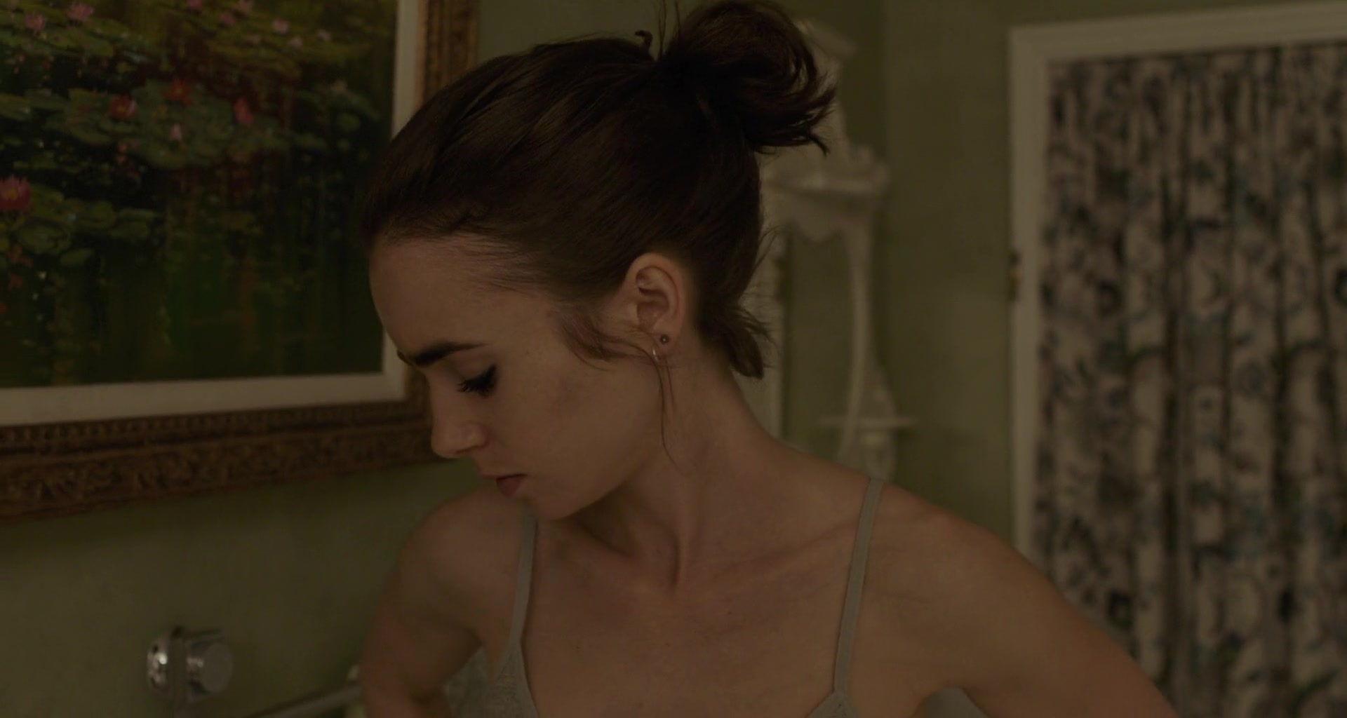To_The_Bone_2017_1080p_BluRay_x264-5BYTS_LT5D_0199.jpg