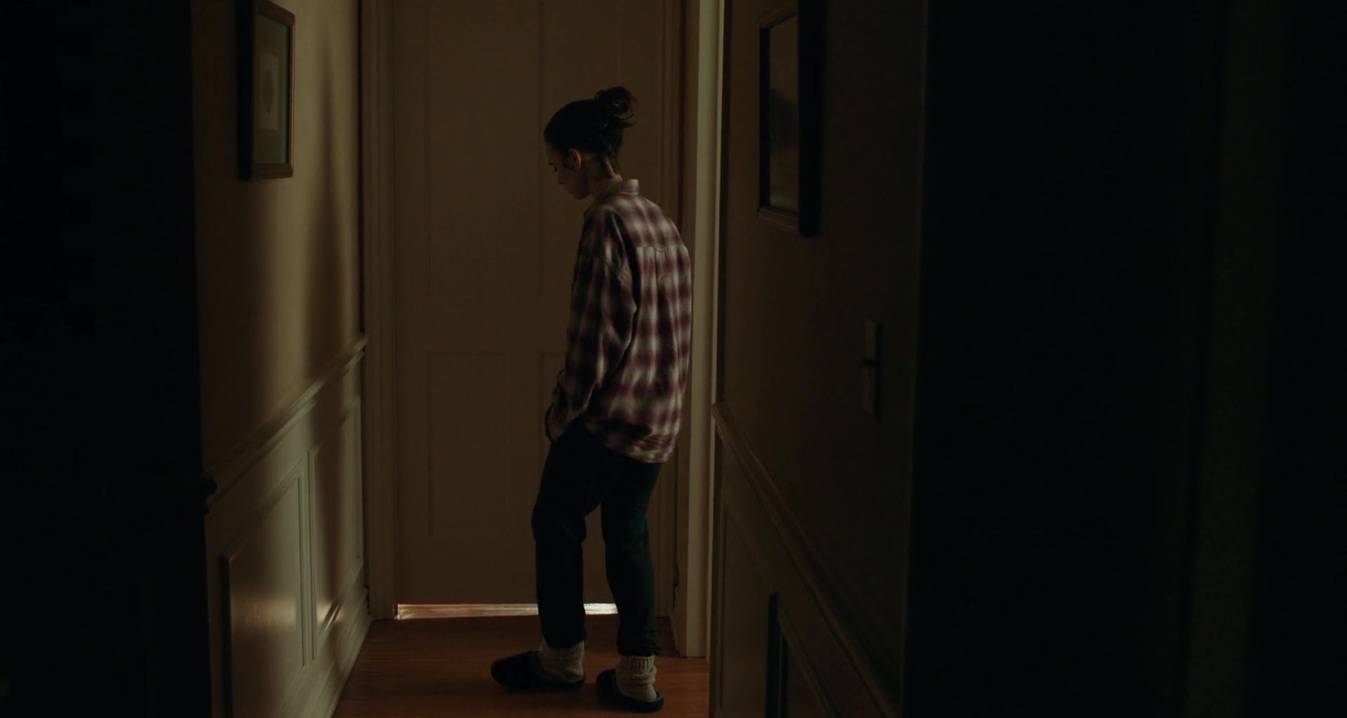 To_The_Bone_2017_1080p_BluRay_x264-5BYTS_LT5D_0206.jpg
