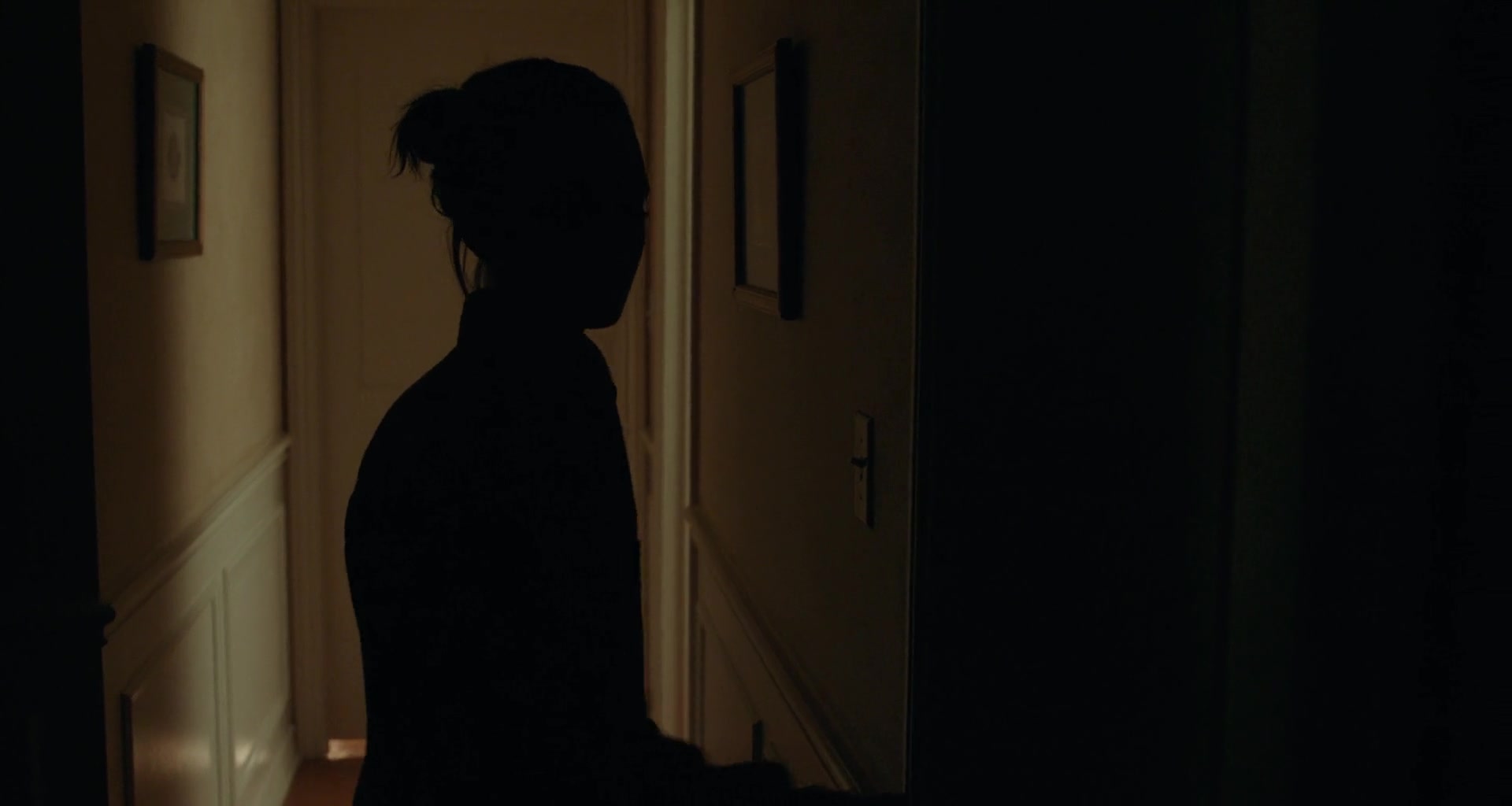 To_The_Bone_2017_1080p_BluRay_x264-5BYTS_LT5D_0211.jpg