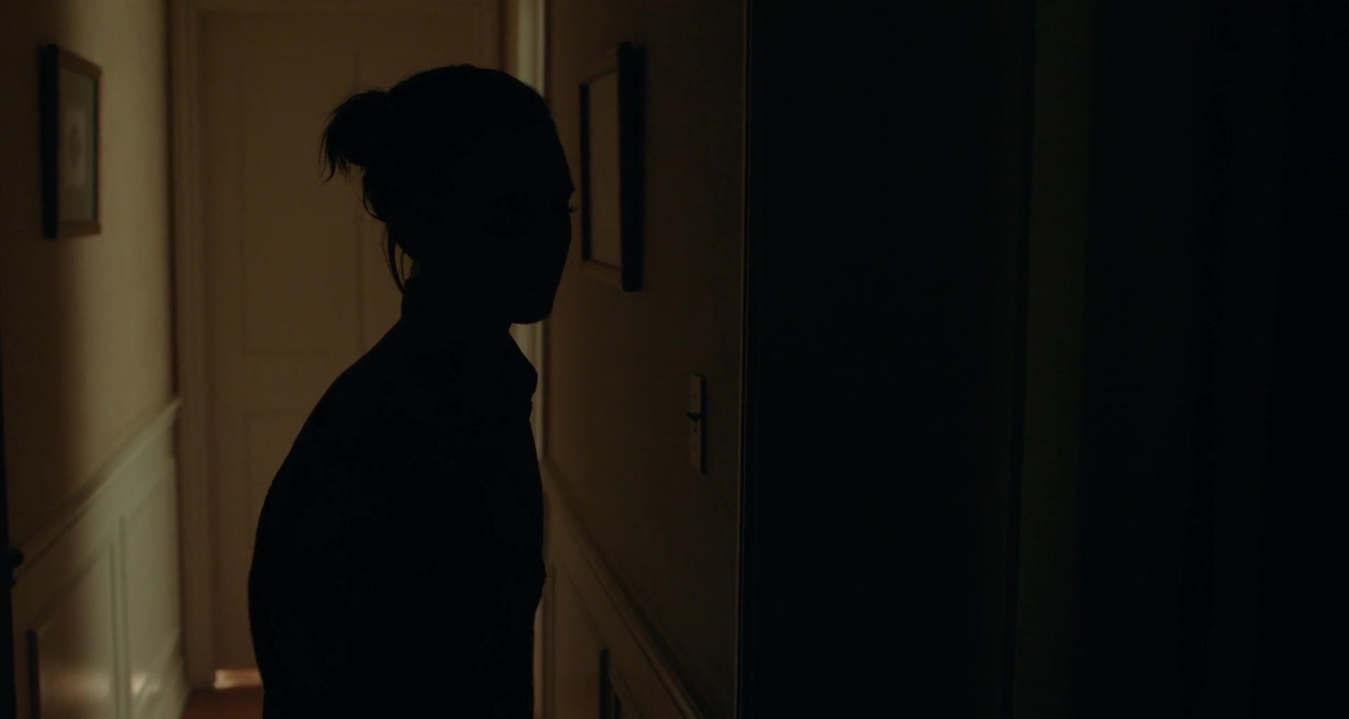 To_The_Bone_2017_1080p_BluRay_x264-5BYTS_LT5D_0212.jpg