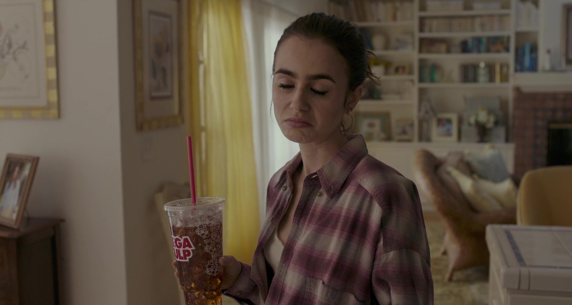 To_The_Bone_2017_1080p_BluRay_x264-5BYTS_LT5D_0276.jpg