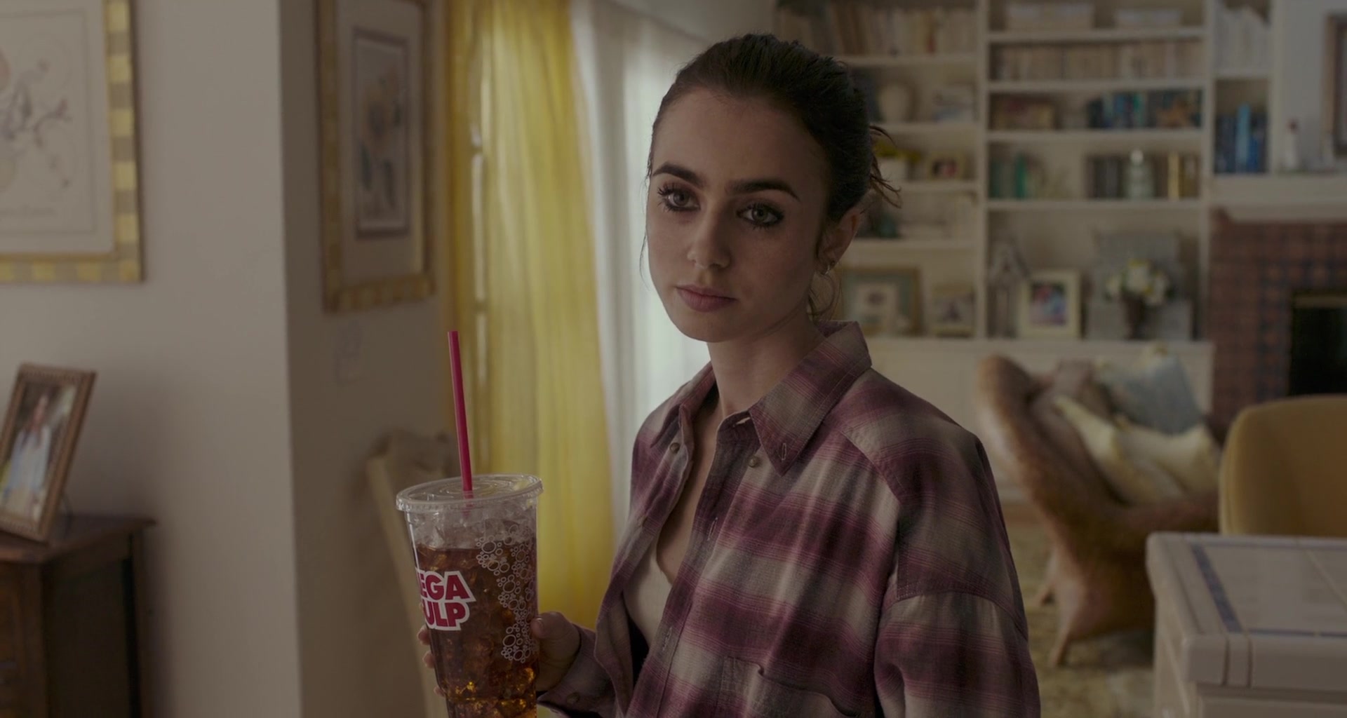 To_The_Bone_2017_1080p_BluRay_x264-5BYTS_LT5D_0277.jpg
