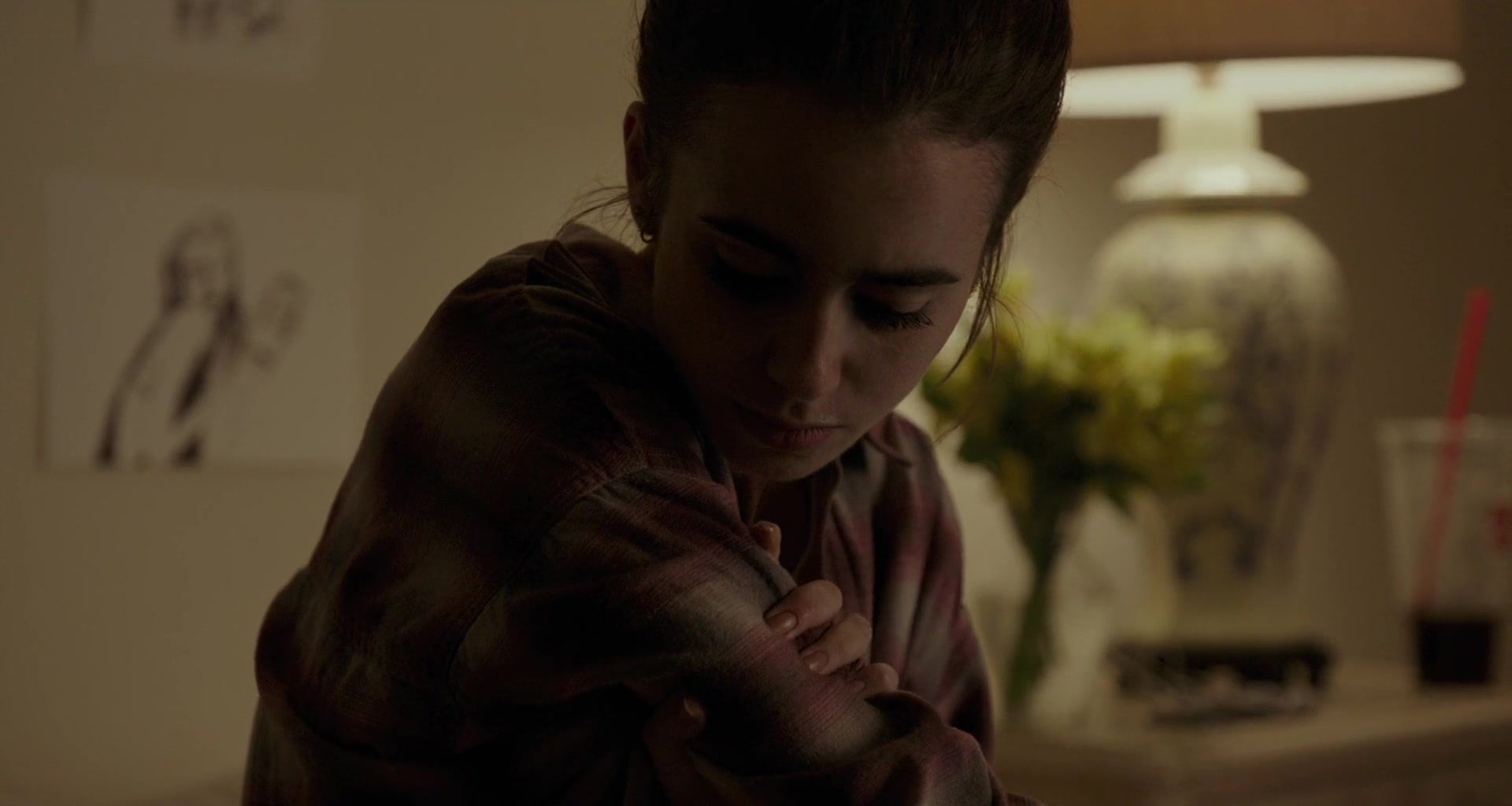 To_The_Bone_2017_1080p_BluRay_x264-5BYTS_LT5D_0294.jpg
