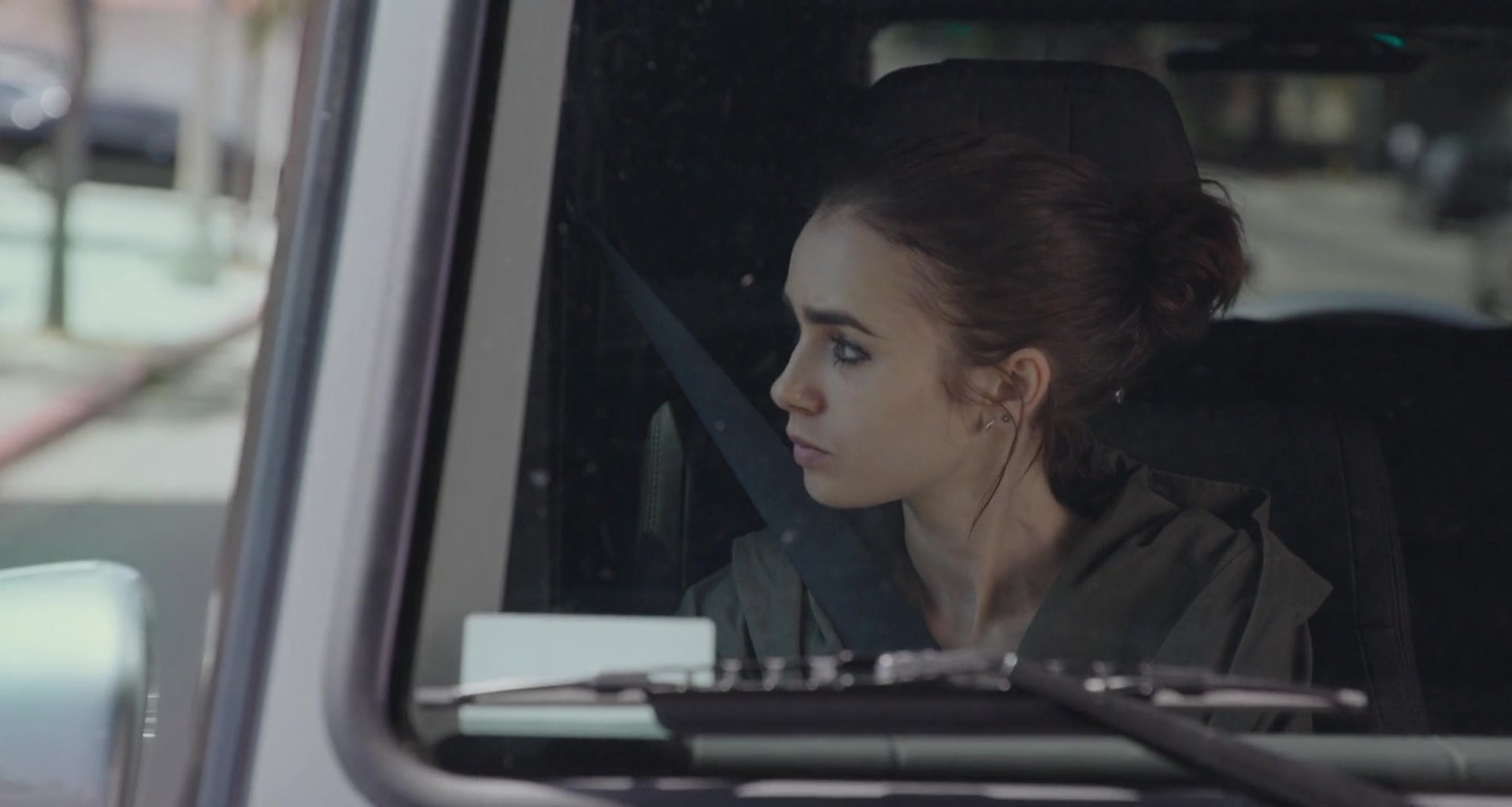 To_The_Bone_2017_1080p_BluRay_x264-5BYTS_LT5D_0304.jpg
