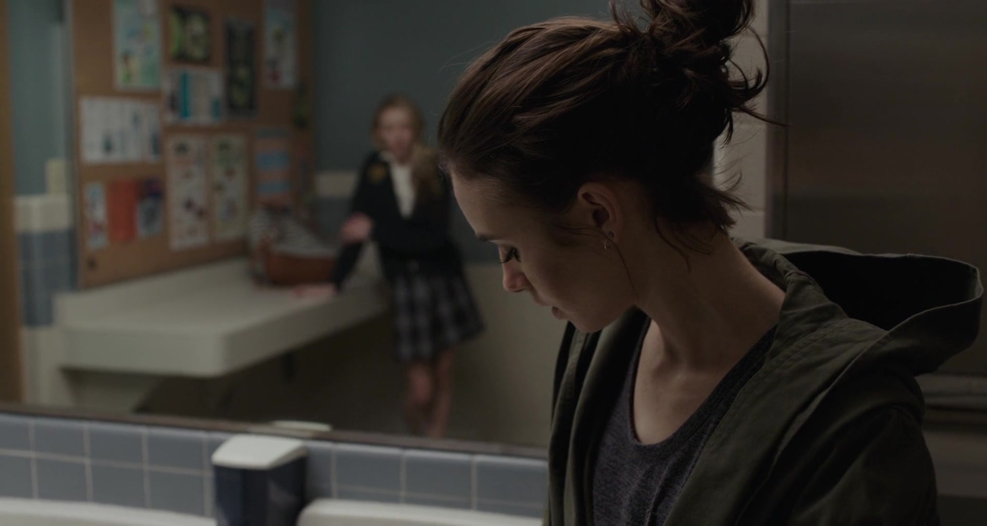 To_The_Bone_2017_1080p_BluRay_x264-5BYTS_LT5D_0336.jpg