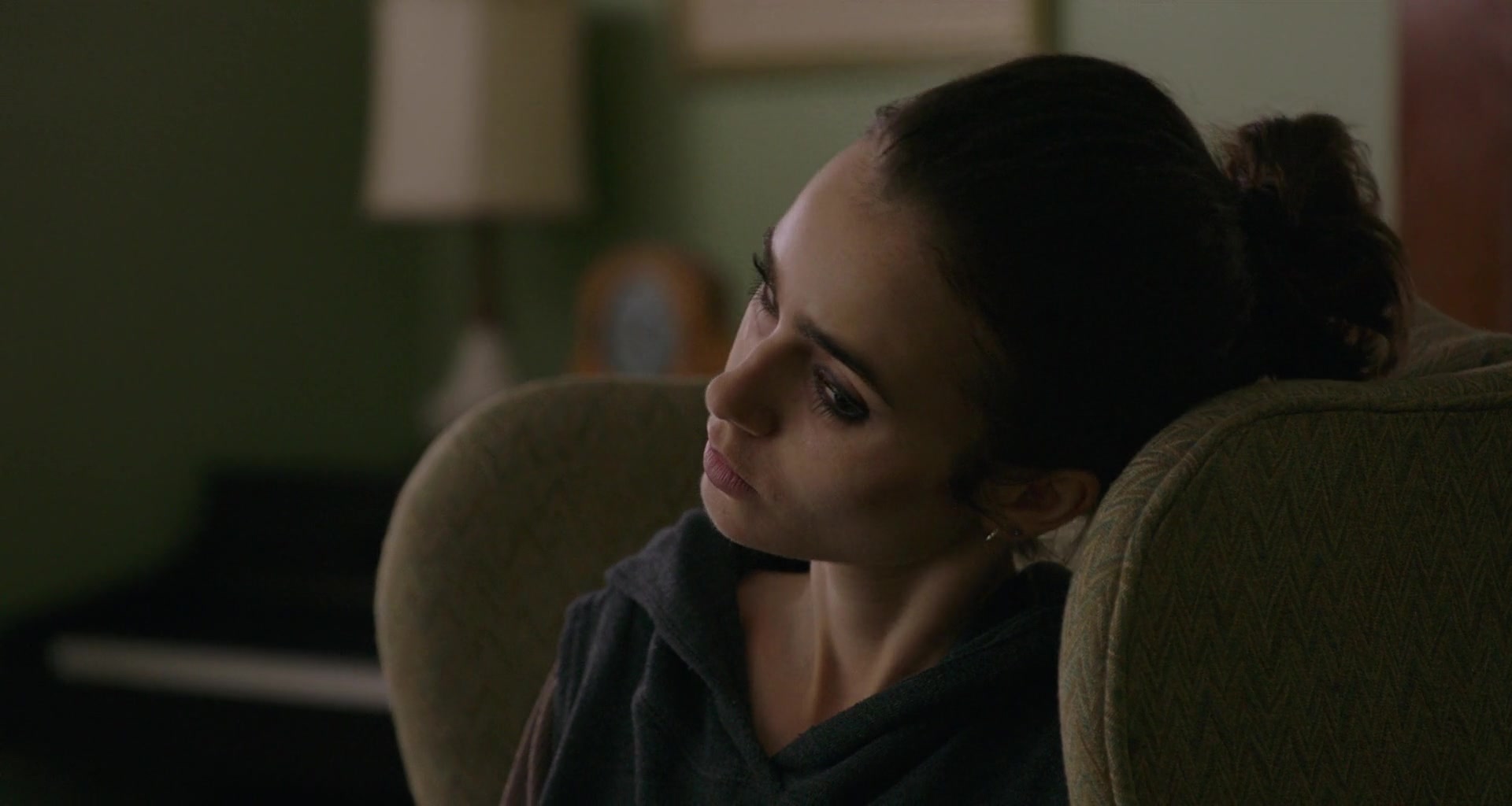 To_The_Bone_2017_1080p_BluRay_x264-5BYTS_LT5D_0730.jpg