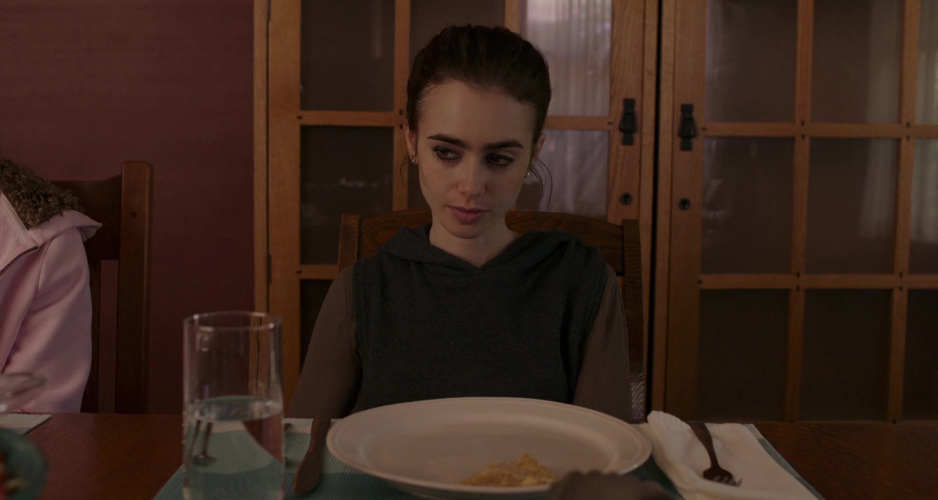 To_The_Bone_2017_1080p_BluRay_x264-5BYTS_LT5D_0797.jpg