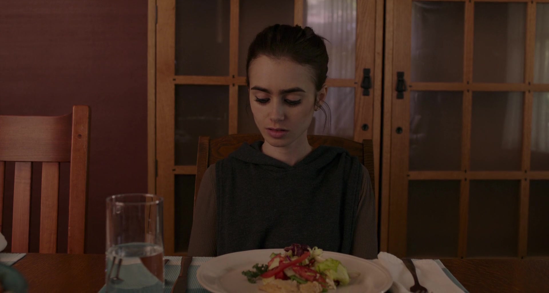 To_The_Bone_2017_1080p_BluRay_x264-5BYTS_LT5D_0810.jpg
