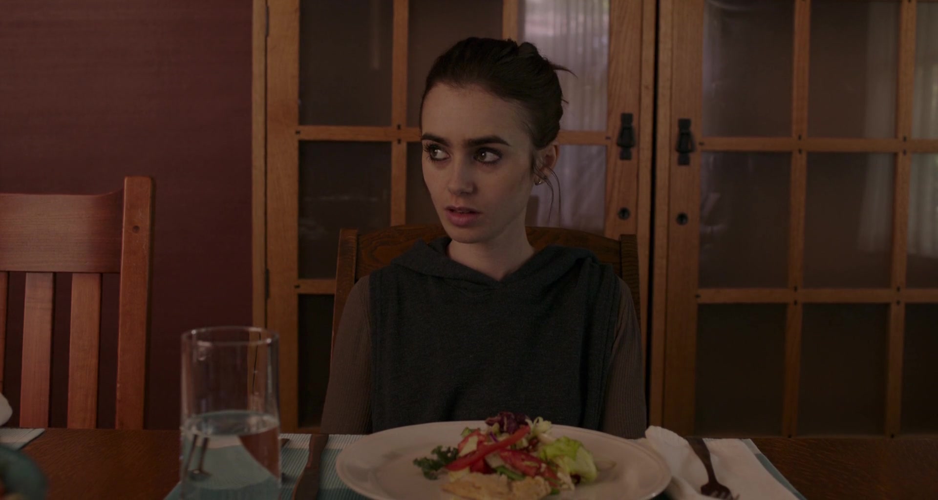 To_The_Bone_2017_1080p_BluRay_x264-5BYTS_LT5D_0811.jpg