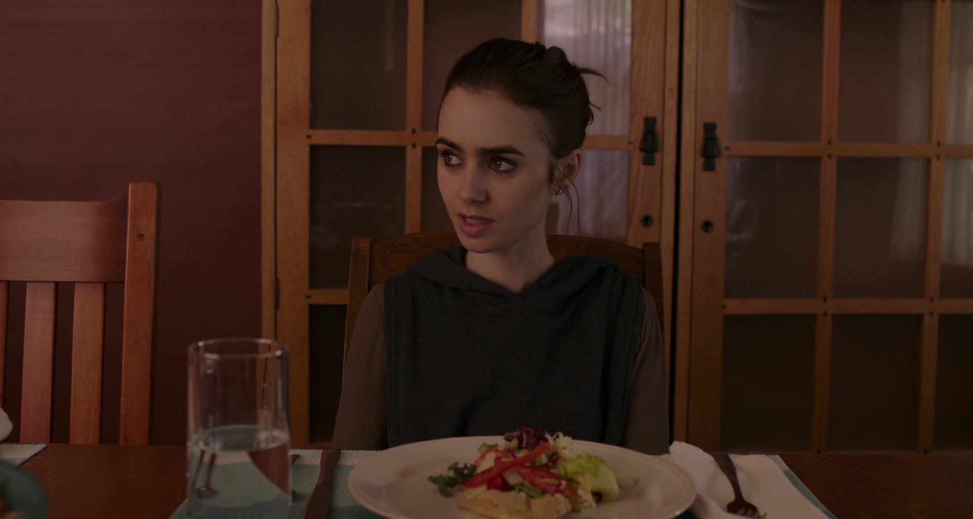 To_The_Bone_2017_1080p_BluRay_x264-5BYTS_LT5D_0817.jpg