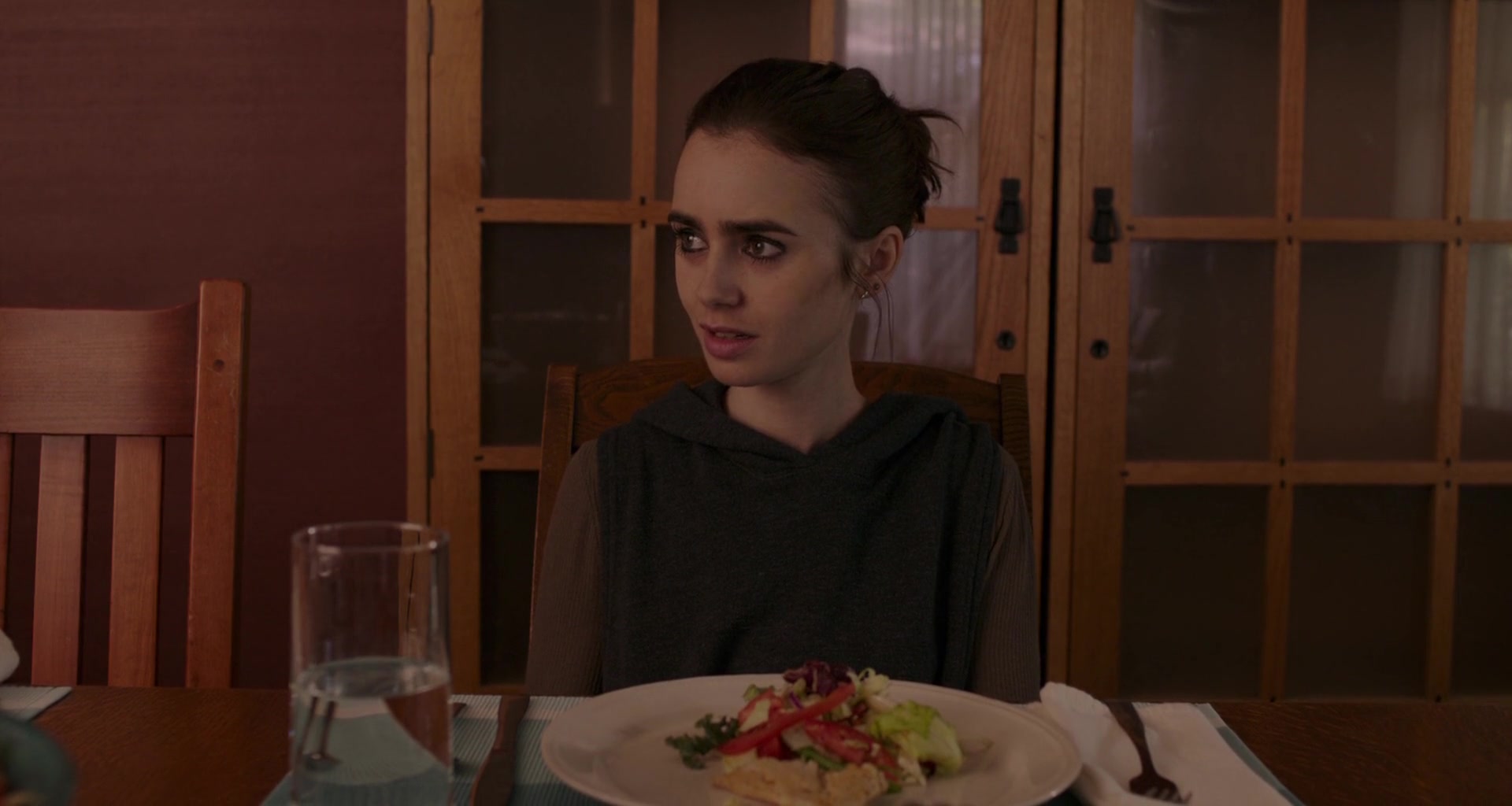 To_The_Bone_2017_1080p_BluRay_x264-5BYTS_LT5D_0819.jpg