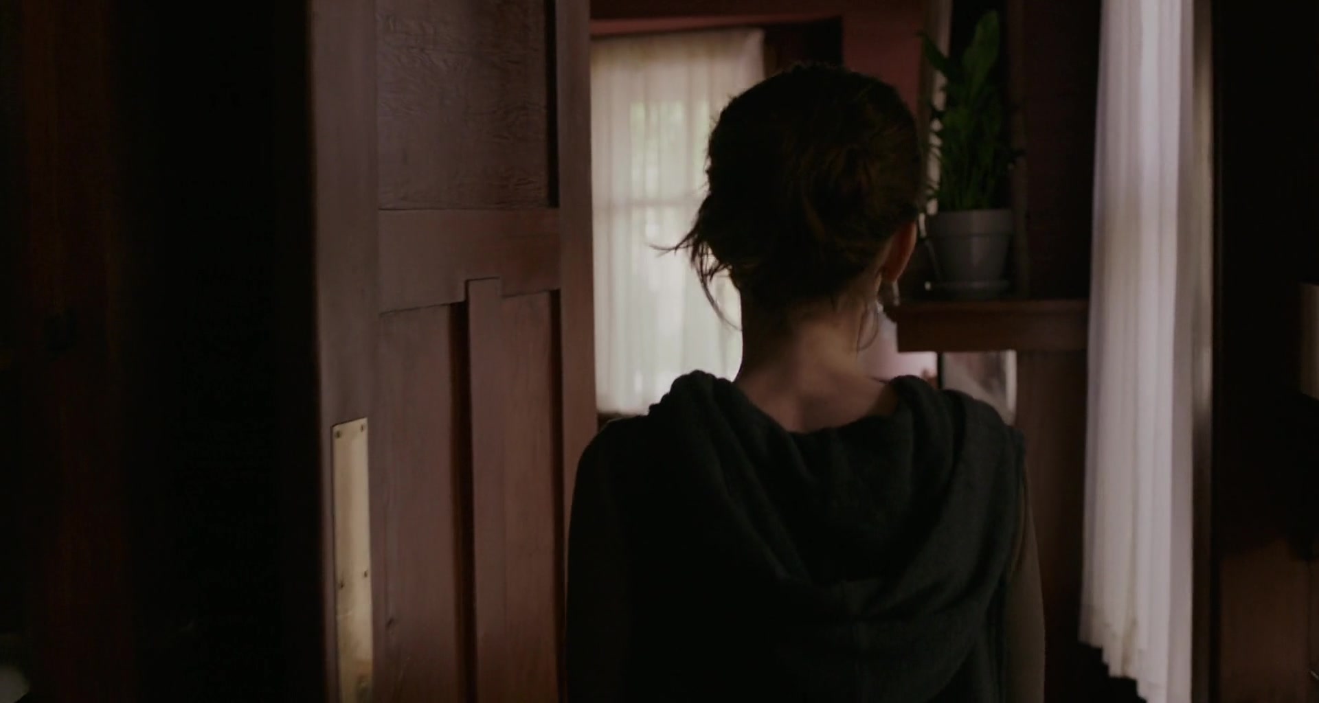 To_The_Bone_2017_1080p_BluRay_x264-5BYTS_LT5D_0832.jpg