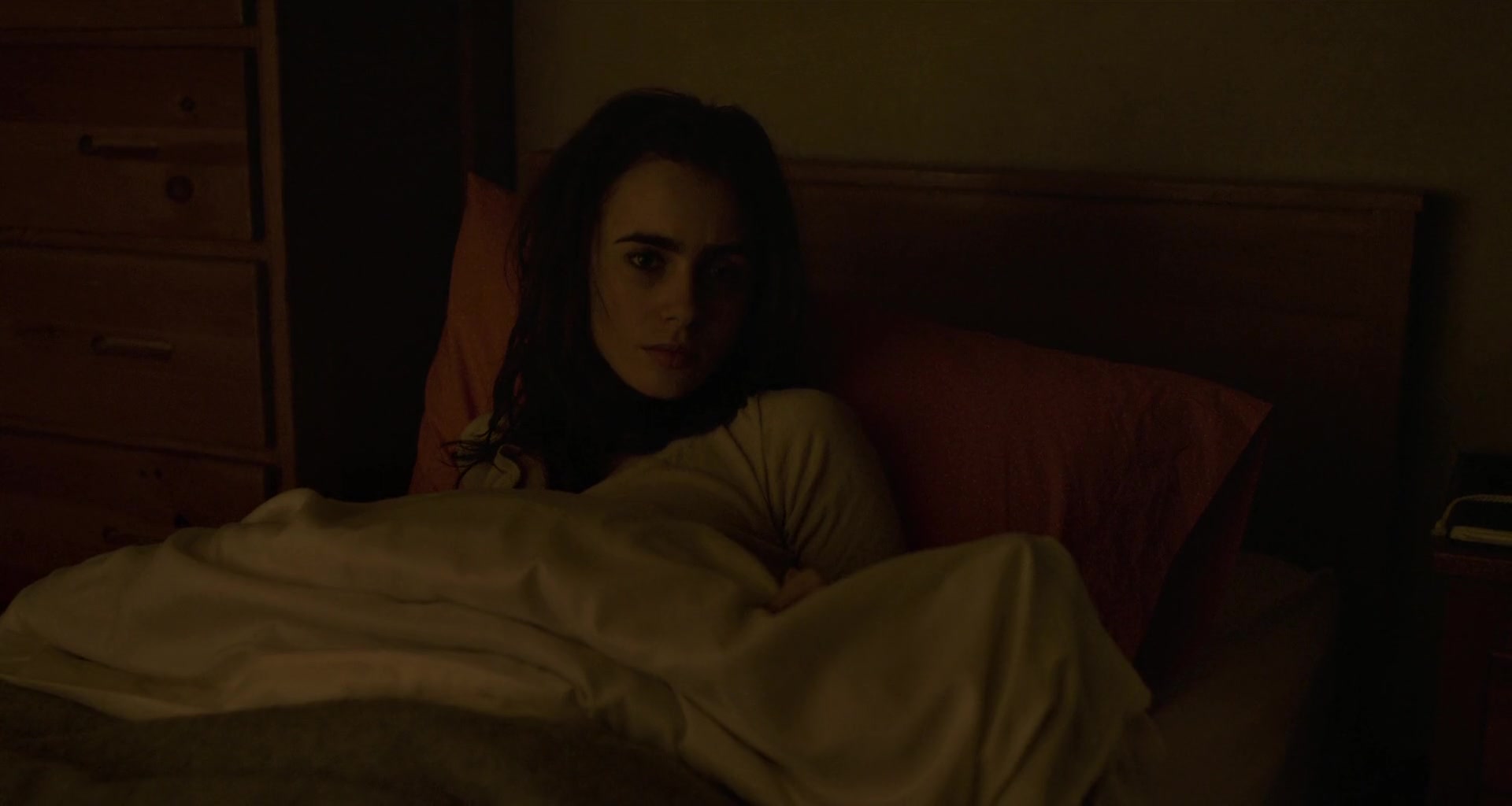 To_The_Bone_2017_1080p_BluRay_x264-5BYTS_LT5D_0906.jpg