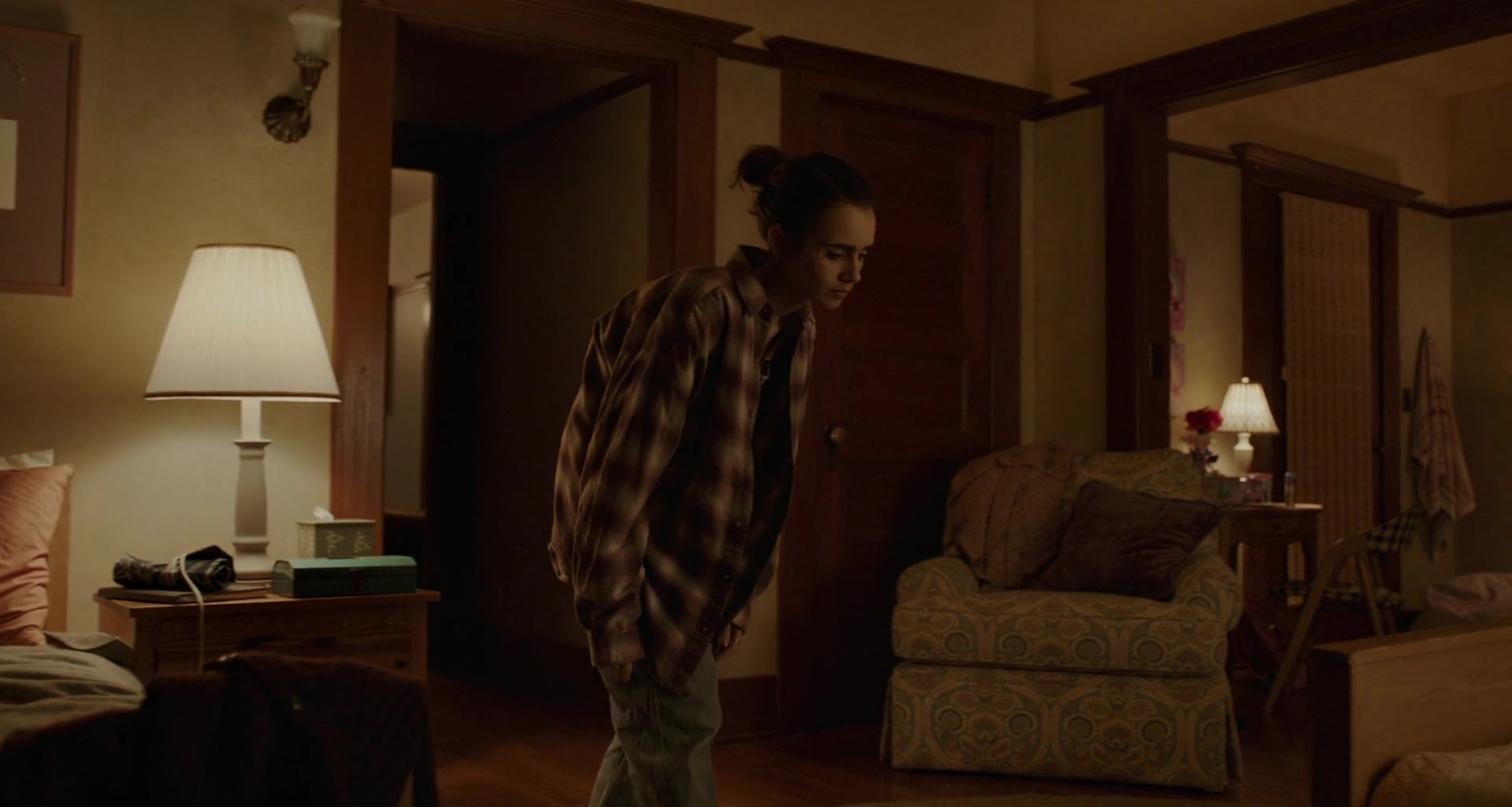 To_The_Bone_2017_1080p_BluRay_x264-5BYTS_LT5D_1151.jpg