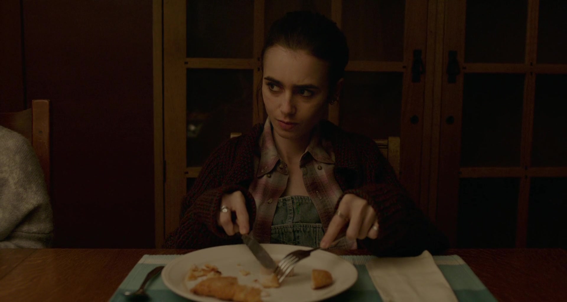 To_The_Bone_2017_1080p_BluRay_x264-5BYTS_LT5D_1195.jpg