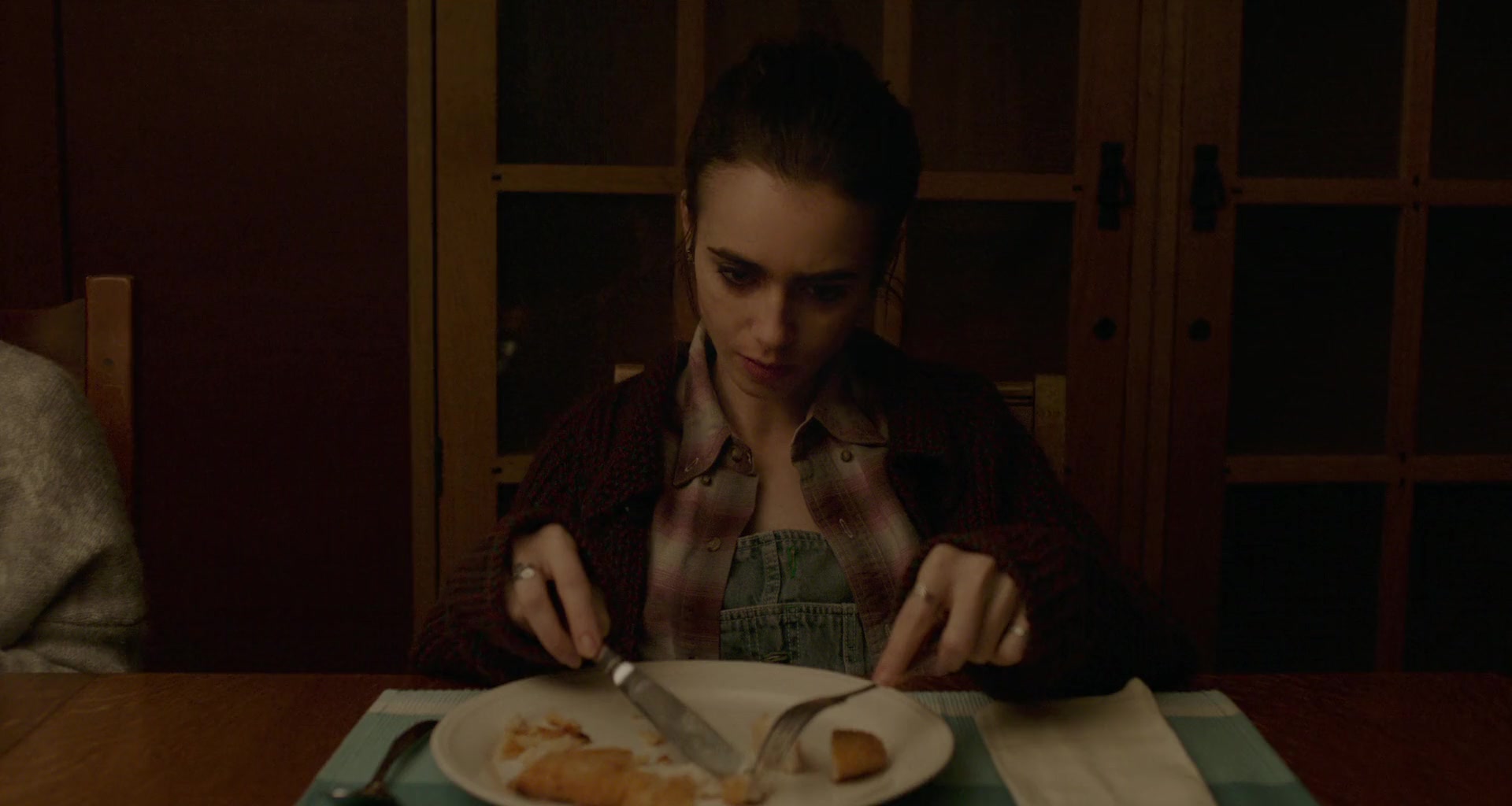 To_The_Bone_2017_1080p_BluRay_x264-5BYTS_LT5D_1199.jpg
