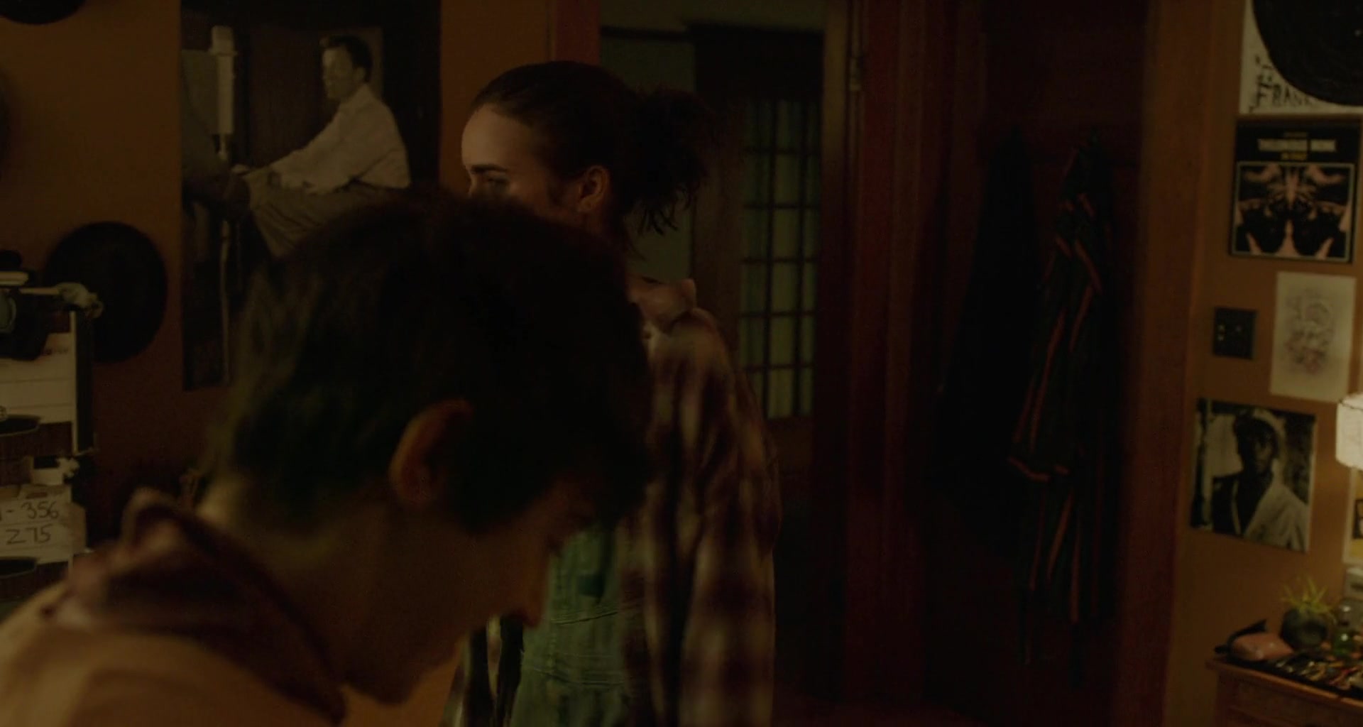 To_The_Bone_2017_1080p_BluRay_x264-5BYTS_LT5D_1373.jpg