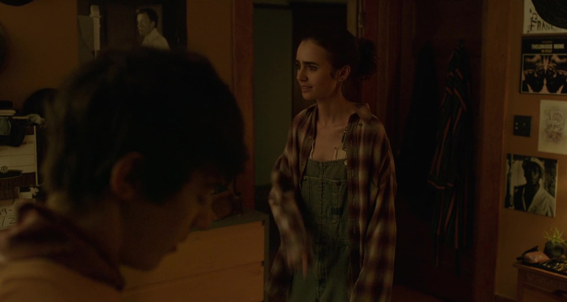 To_The_Bone_2017_1080p_BluRay_x264-5BYTS_LT5D_1374.jpg