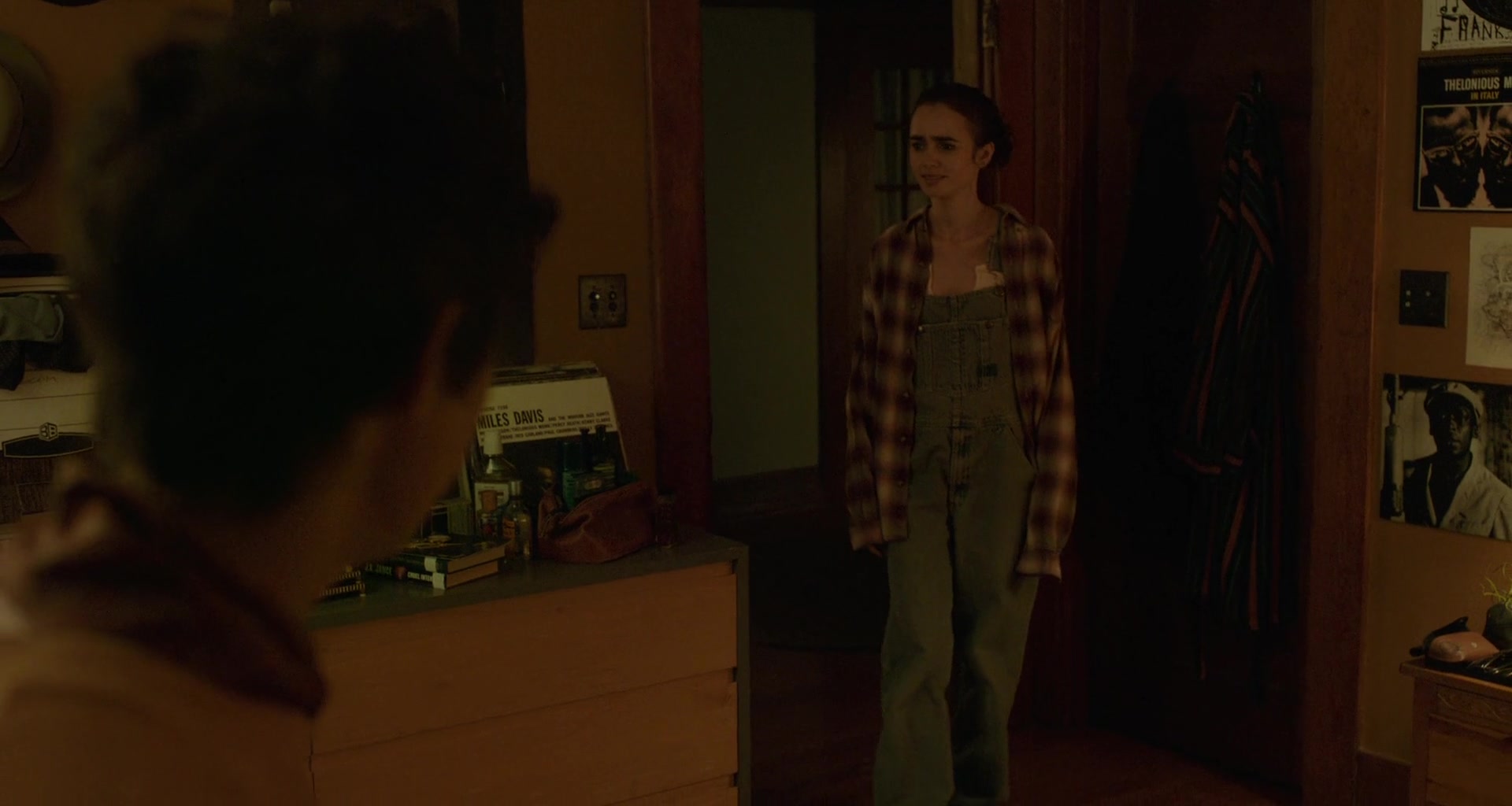 To_The_Bone_2017_1080p_BluRay_x264-5BYTS_LT5D_1376.jpg