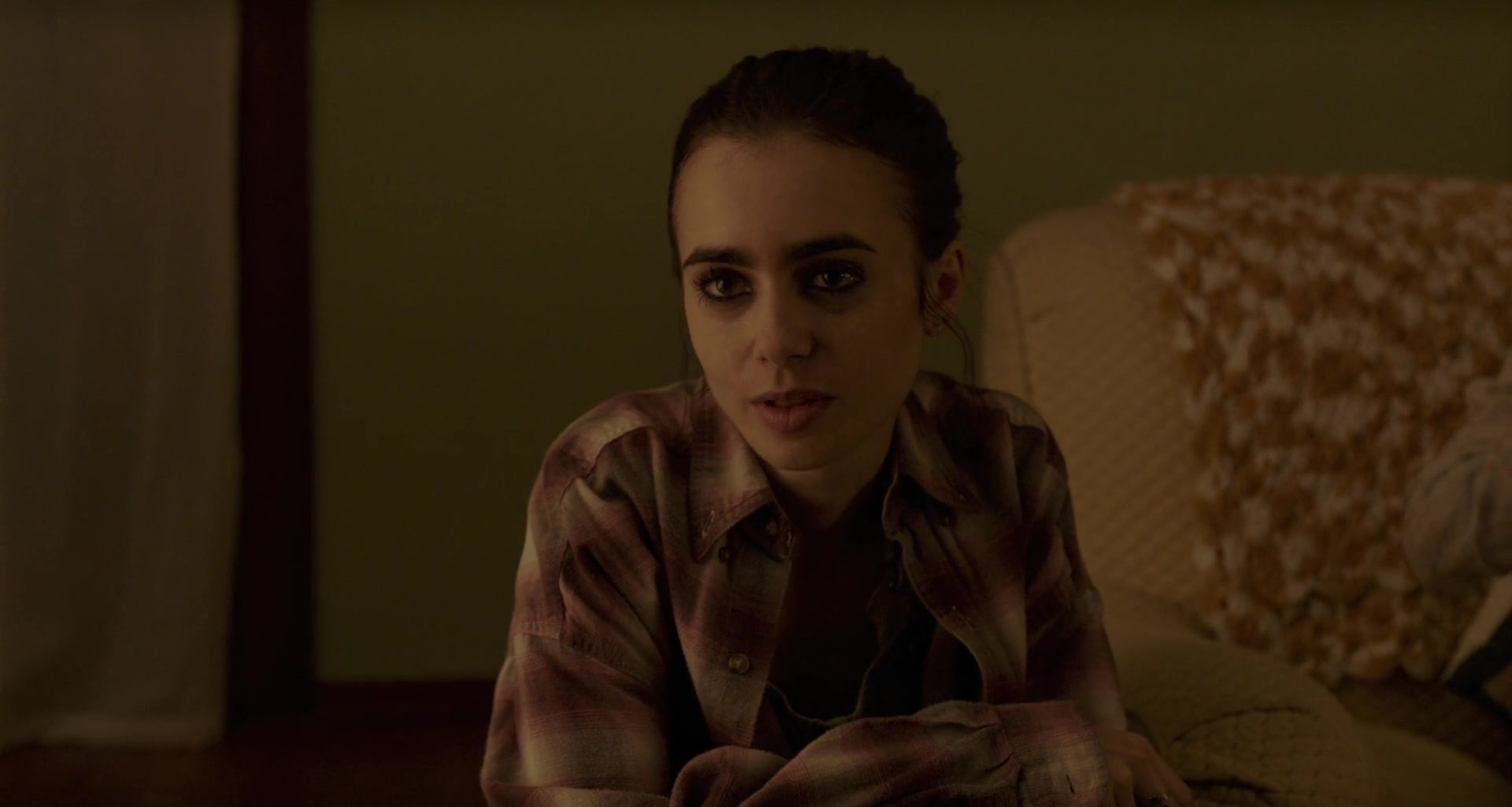 To_The_Bone_2017_1080p_BluRay_x264-5BYTS_LT5D_1420.jpg