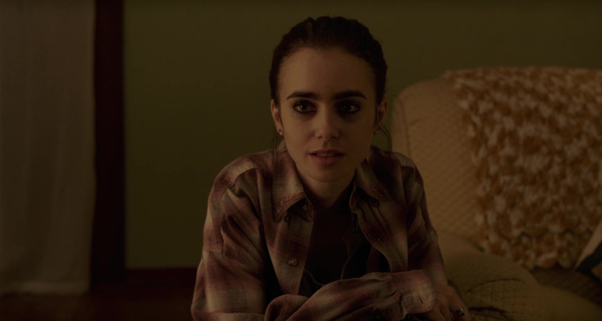 To_The_Bone_2017_1080p_BluRay_x264-5BYTS_LT5D_1422.jpg