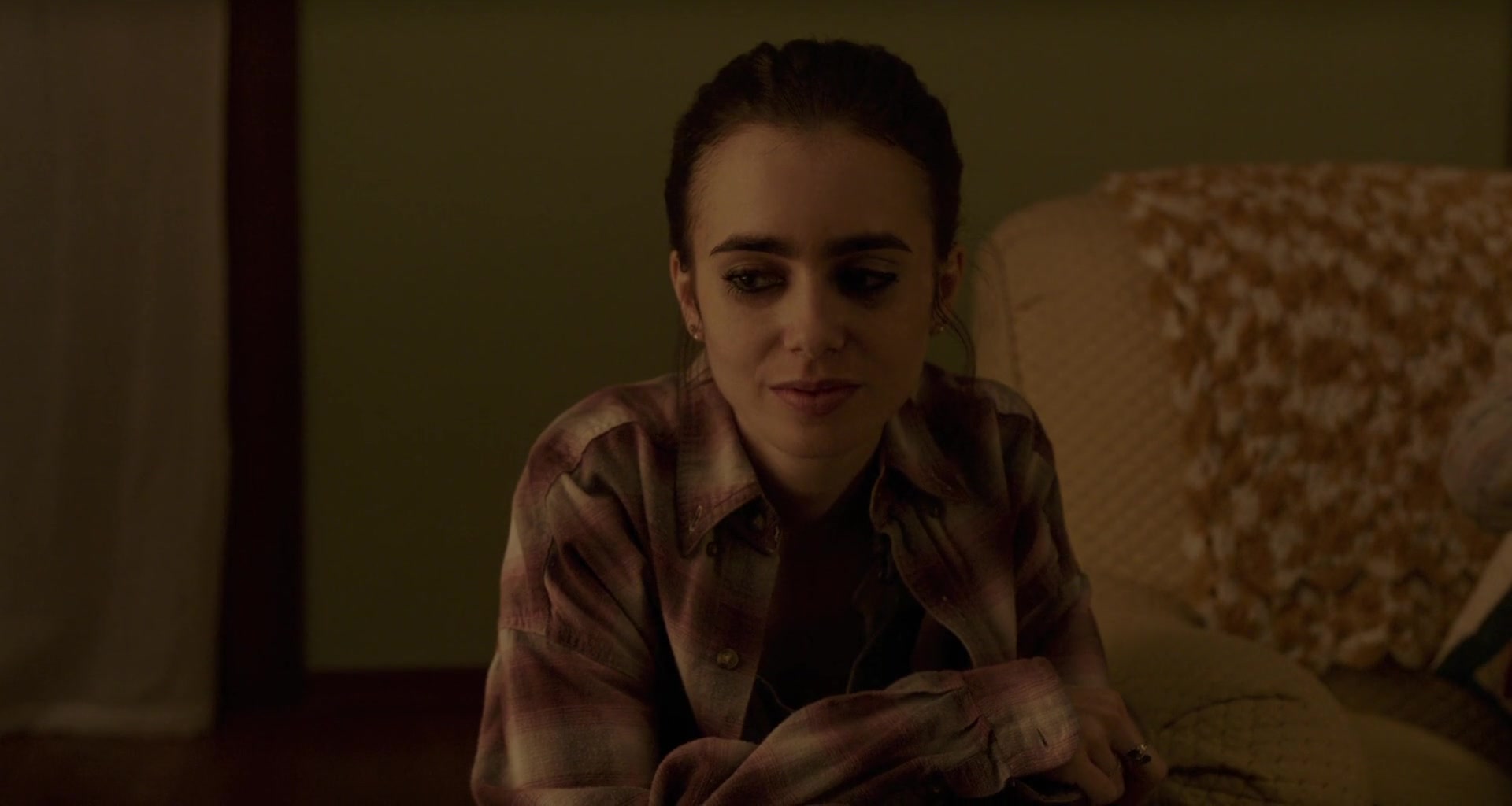 To_The_Bone_2017_1080p_BluRay_x264-5BYTS_LT5D_1427.jpg