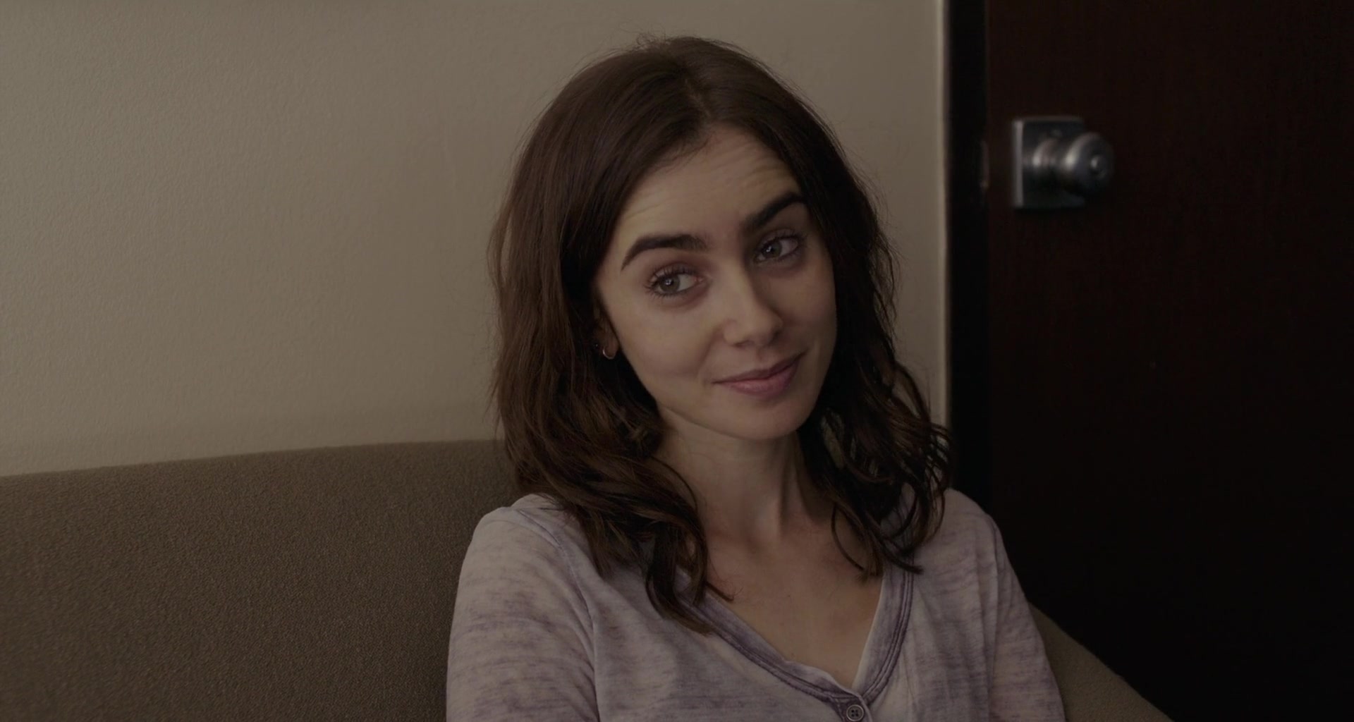 To_The_Bone_2017_1080p_BluRay_x264-5BYTS_LT5D_1556.jpg