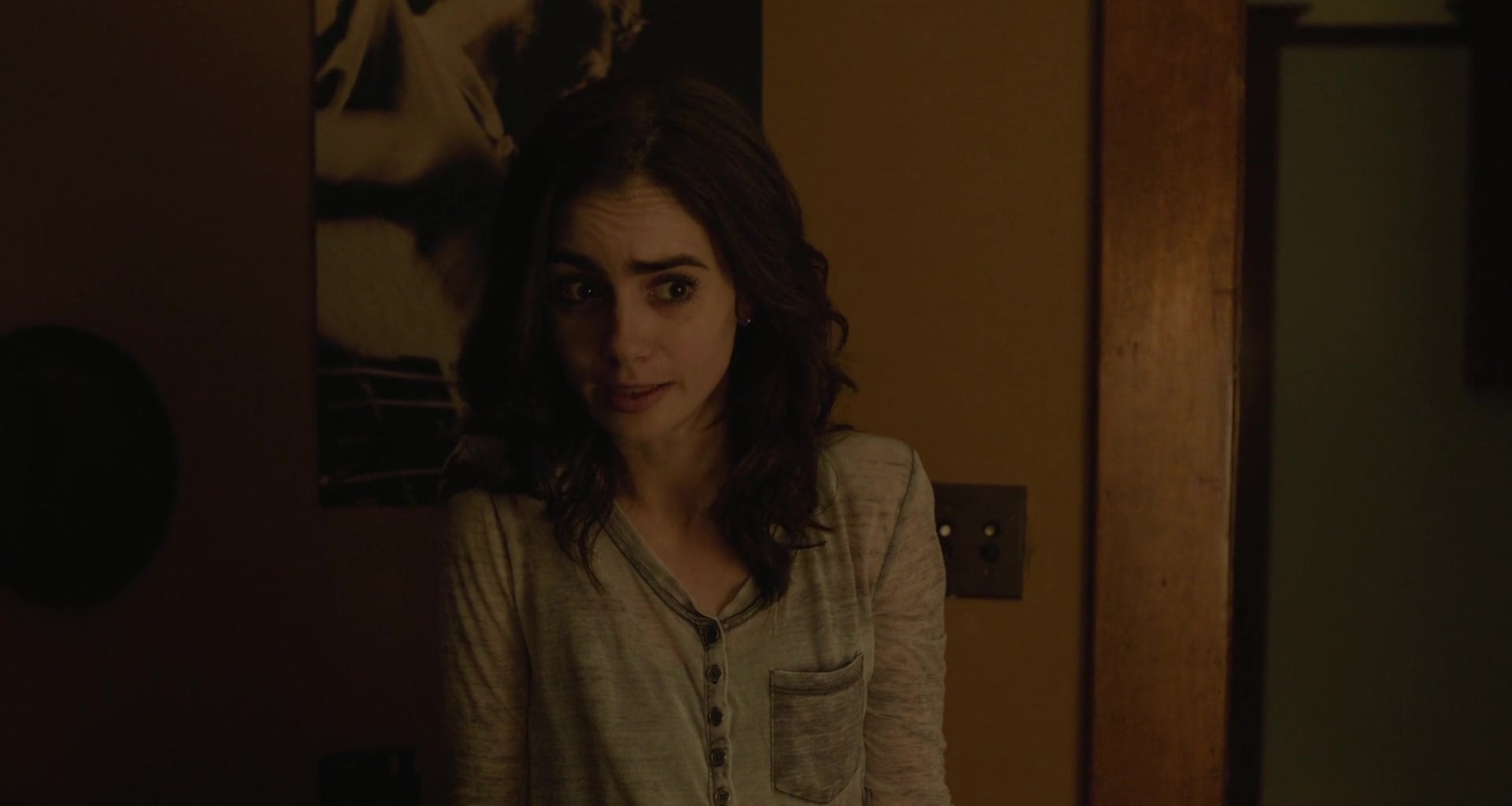 To_The_Bone_2017_1080p_BluRay_x264-5BYTS_LT5D_1582.jpg