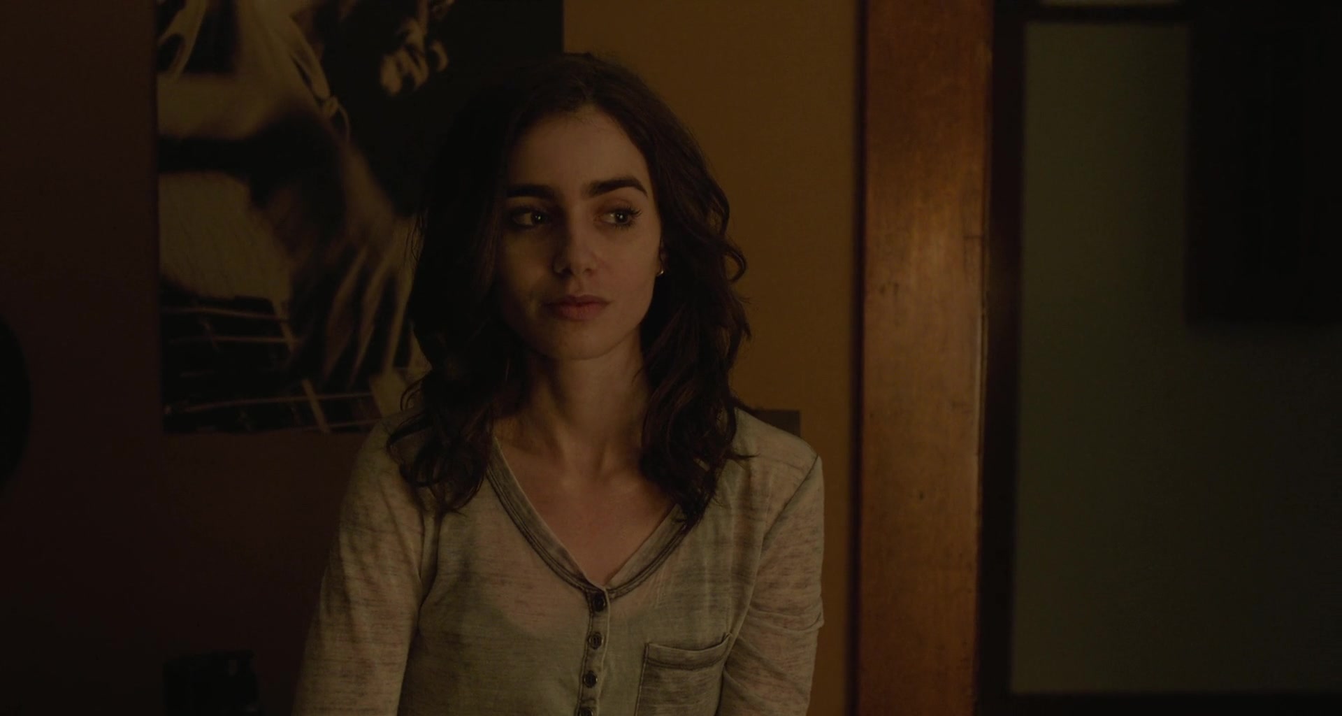To_The_Bone_2017_1080p_BluRay_x264-5BYTS_LT5D_1606.jpg