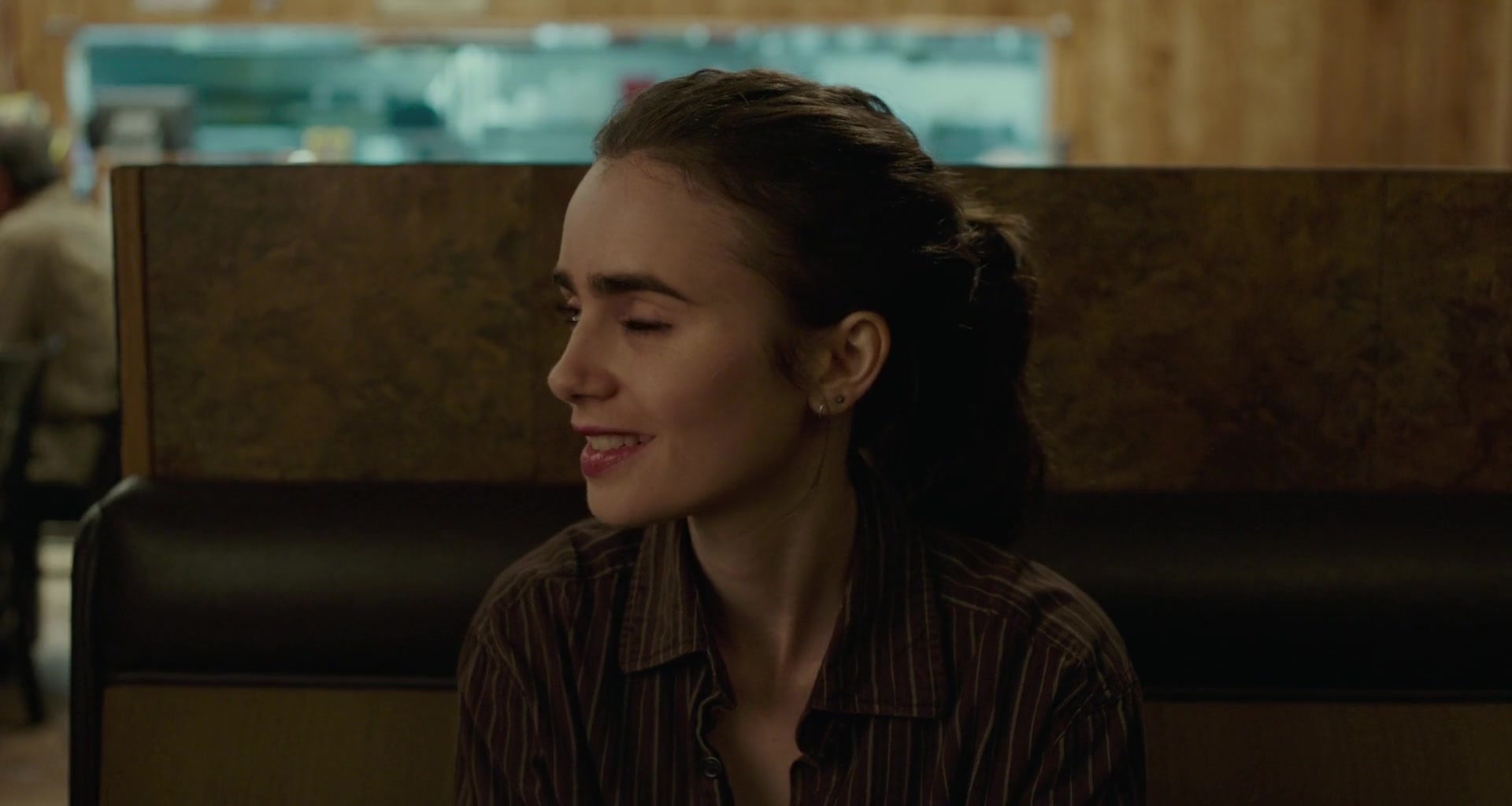 To_The_Bone_2017_1080p_BluRay_x264-5BYTS_LT5D_1619.jpg
