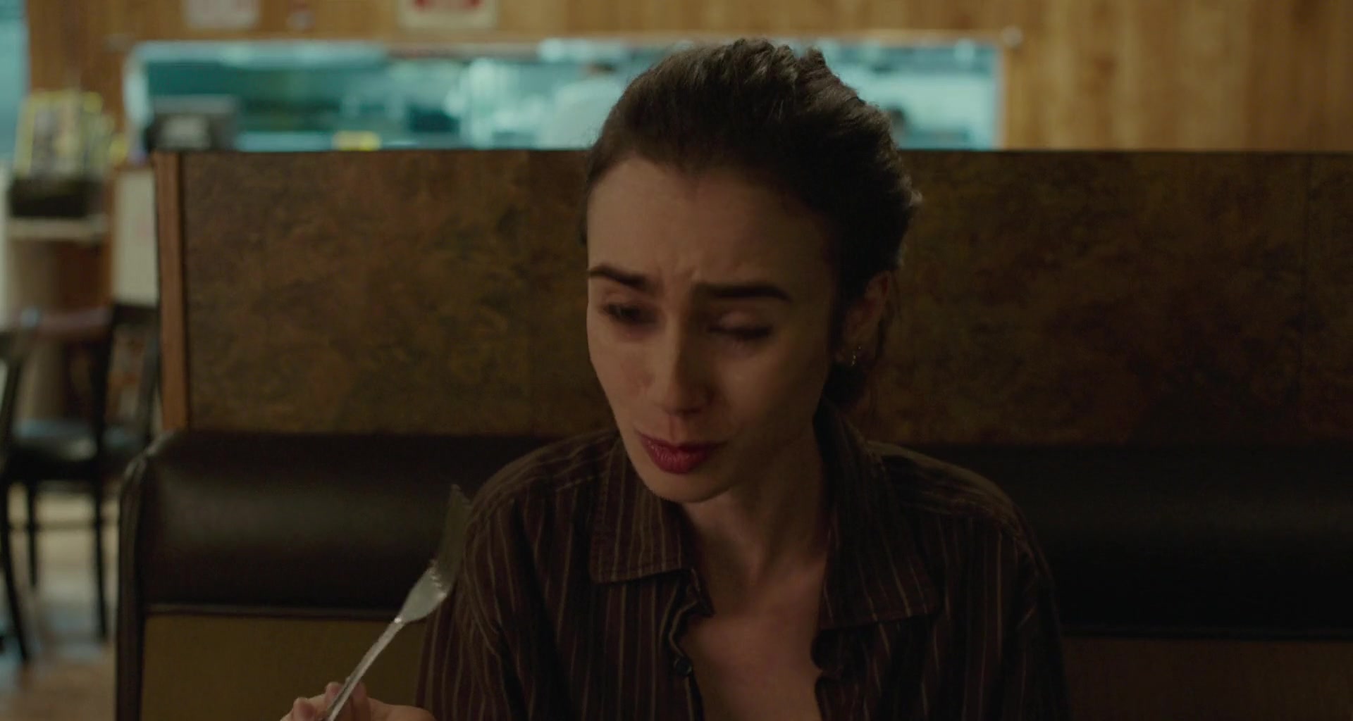 To_The_Bone_2017_1080p_BluRay_x264-5BYTS_LT5D_1694.jpg