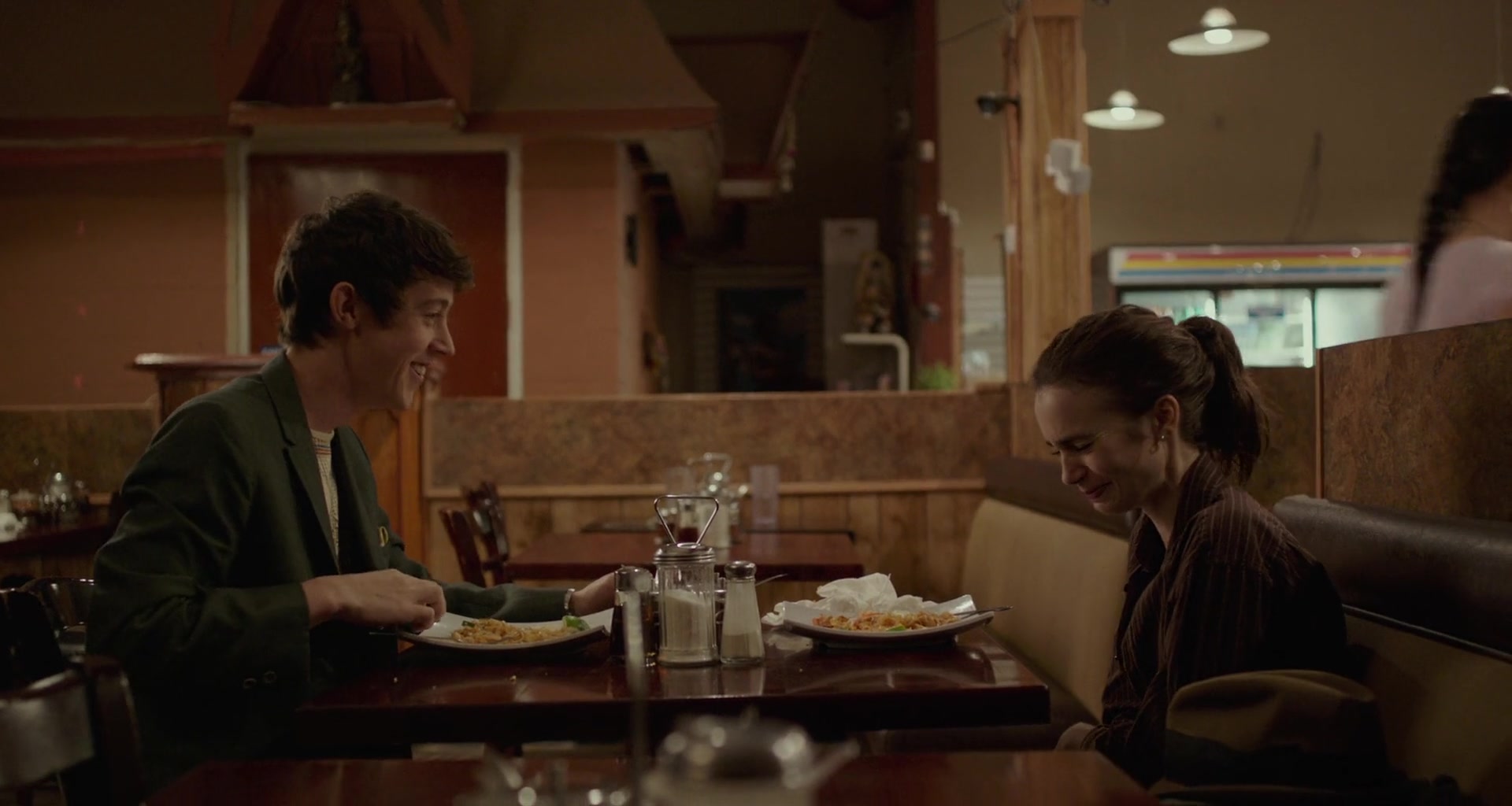 To_The_Bone_2017_1080p_BluRay_x264-5BYTS_LT5D_1714.jpg