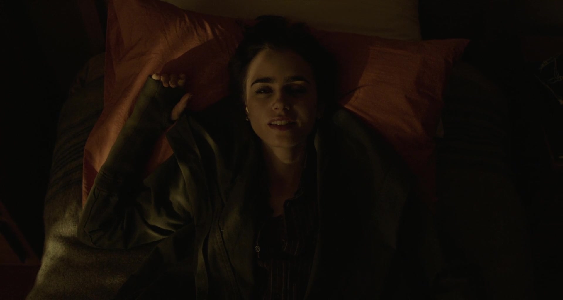 To_The_Bone_2017_1080p_BluRay_x264-5BYTS_LT5D_1727.jpg