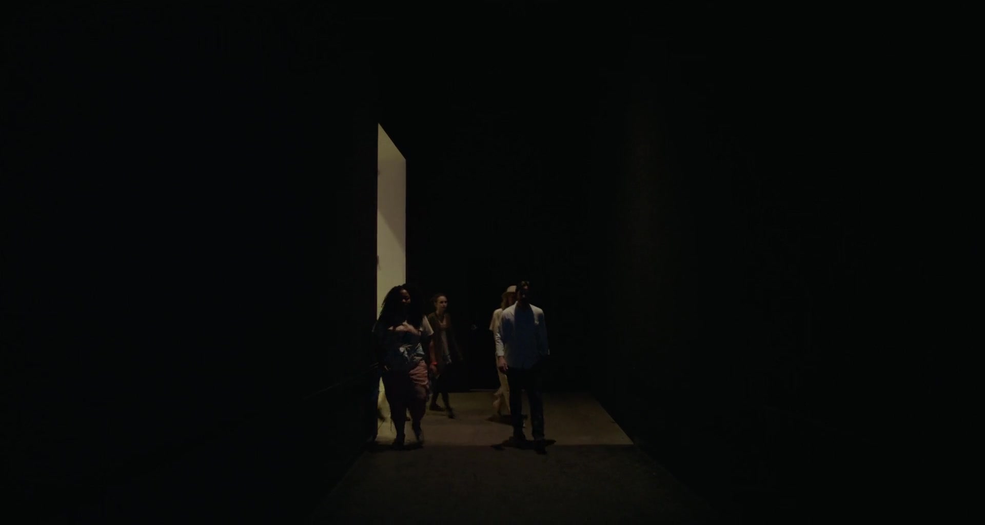 To_The_Bone_2017_1080p_BluRay_x264-5BYTS_LT5D_1756.jpg