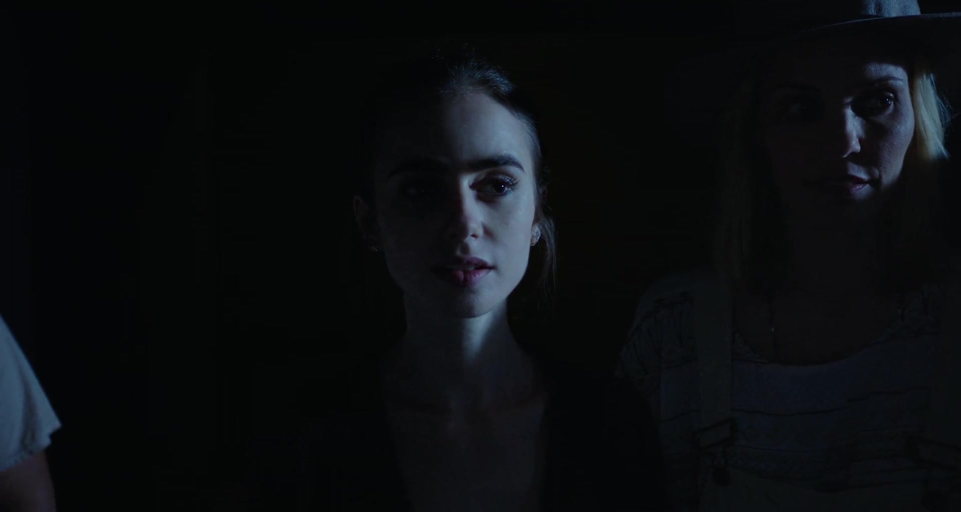 To_The_Bone_2017_1080p_BluRay_x264-5BYTS_LT5D_1780.jpg