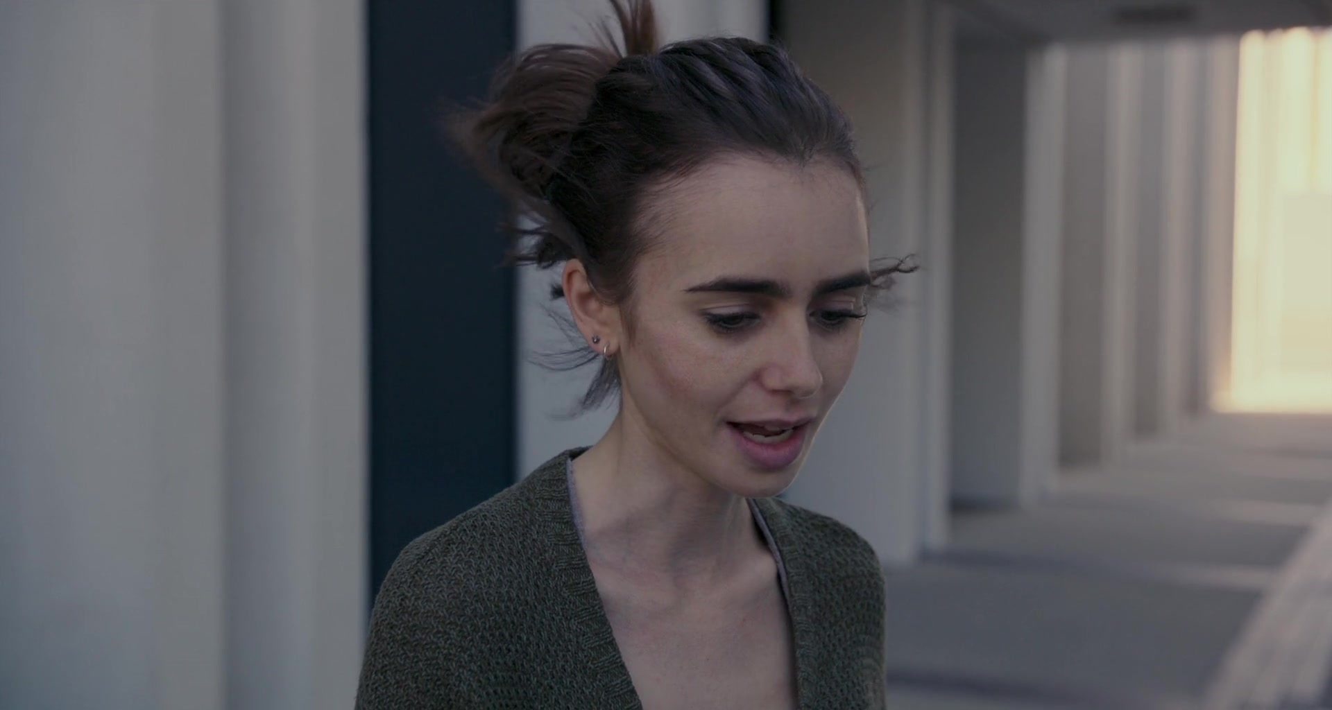 To_The_Bone_2017_1080p_BluRay_x264-5BYTS_LT5D_1857.jpg