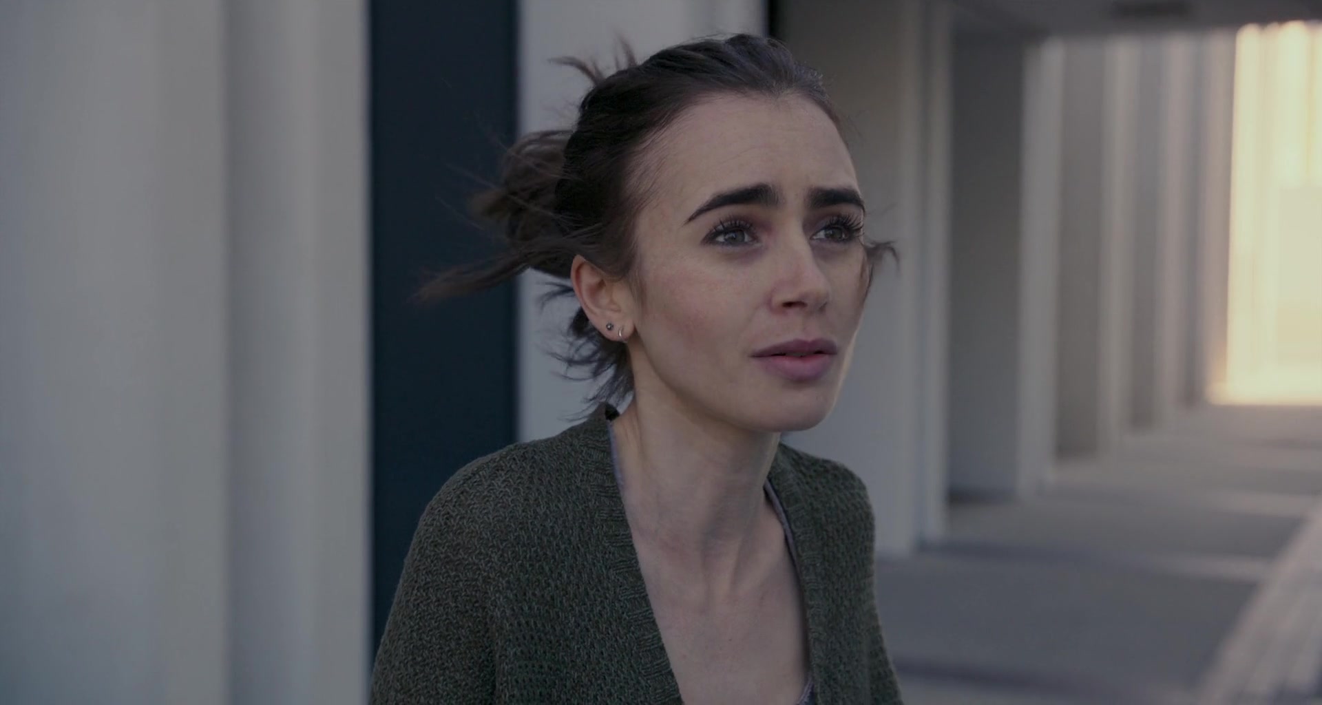To_The_Bone_2017_1080p_BluRay_x264-5BYTS_LT5D_1859.jpg