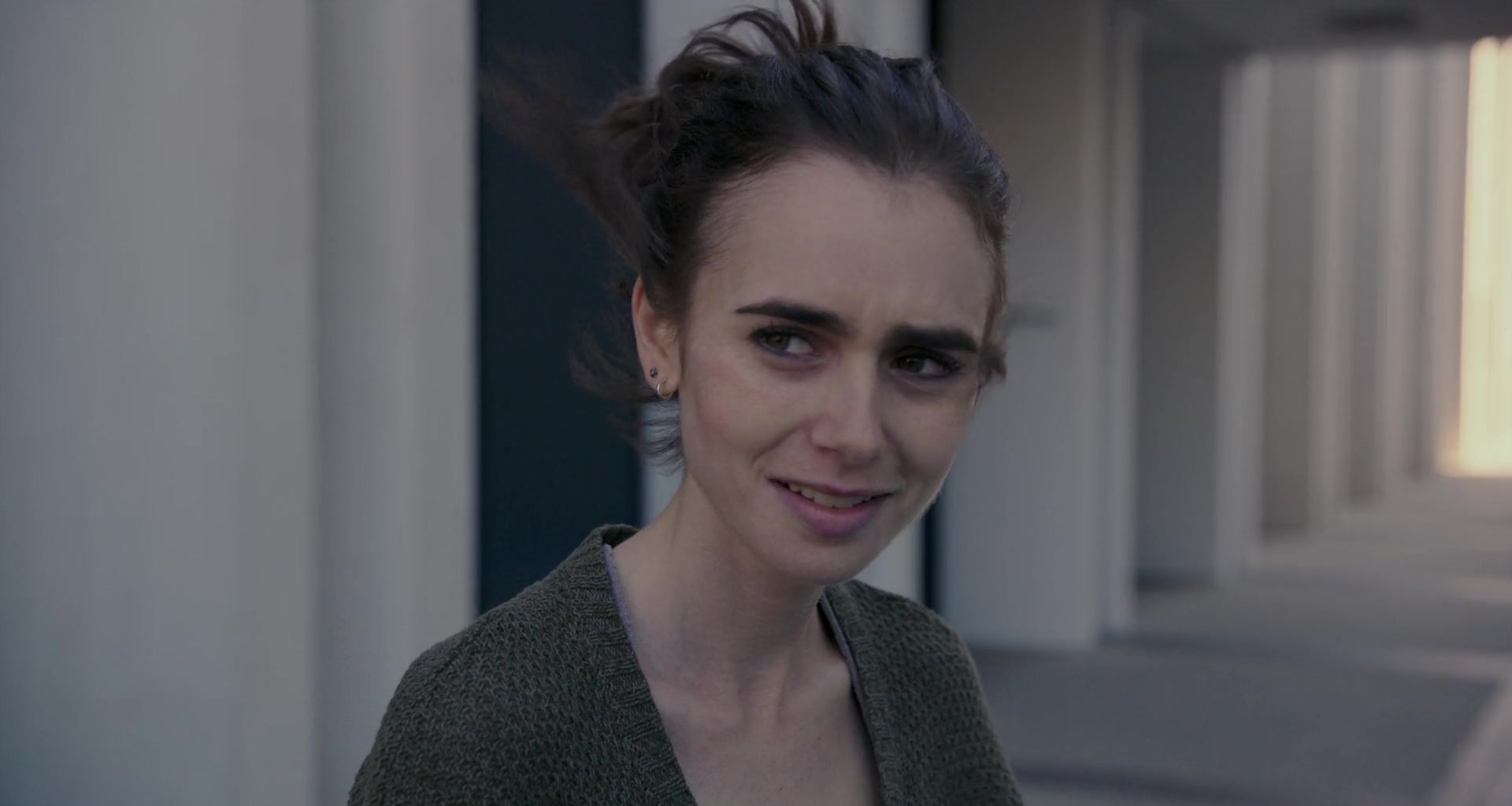 To_The_Bone_2017_1080p_BluRay_x264-5BYTS_LT5D_1866.jpg