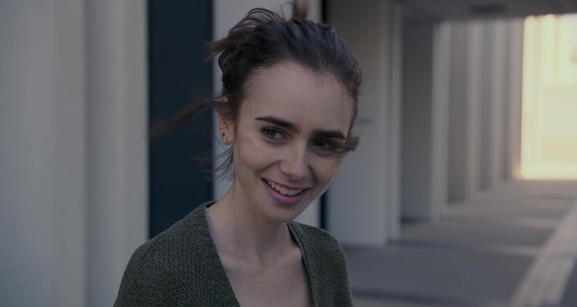 To_The_Bone_2017_1080p_BluRay_x264-5BYTS_LT5D_1869.jpg