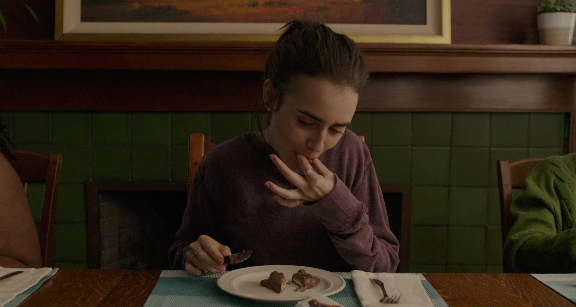 To_The_Bone_2017_1080p_BluRay_x264-5BYTS_LT5D_1893.jpg