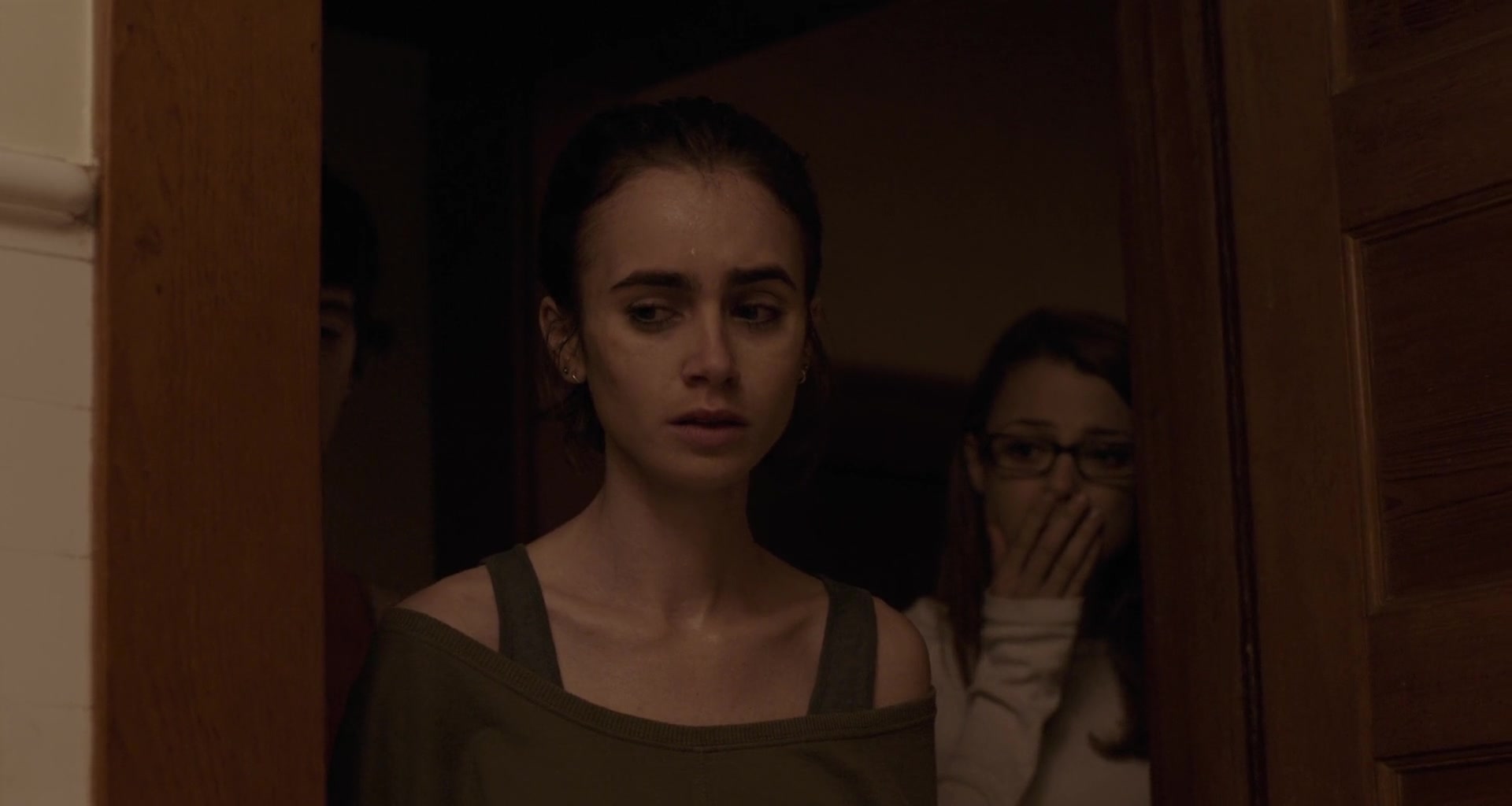 To_The_Bone_2017_1080p_BluRay_x264-5BYTS_LT5D_2099.jpg