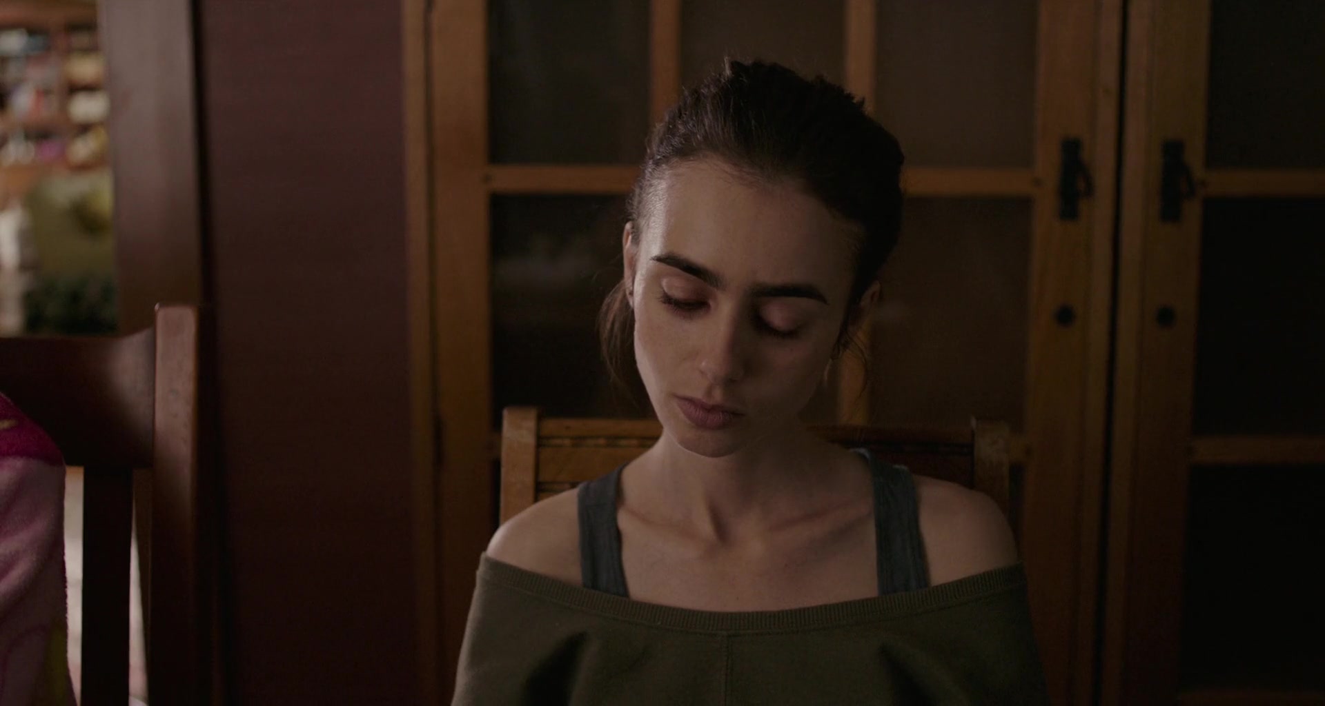 To_The_Bone_2017_1080p_BluRay_x264-5BYTS_LT5D_2118.jpg