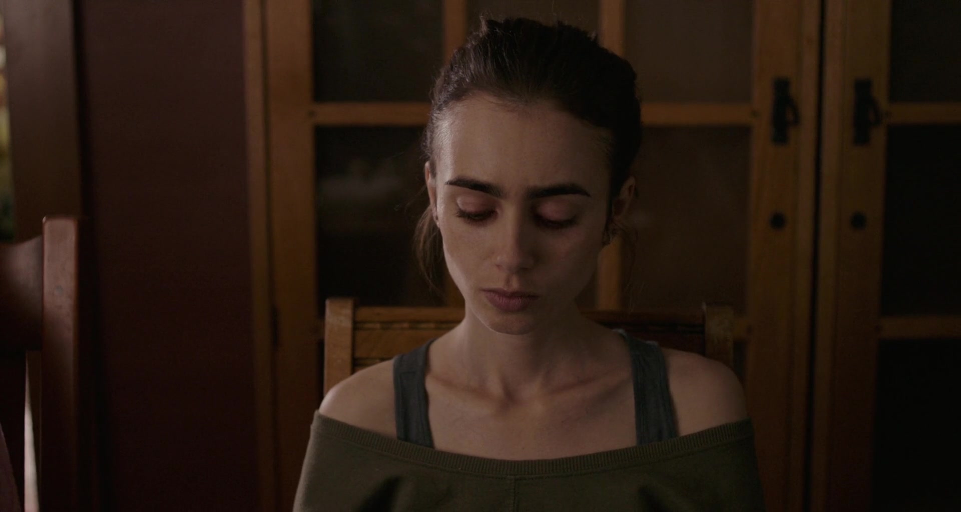 To_The_Bone_2017_1080p_BluRay_x264-5BYTS_LT5D_2173.jpg