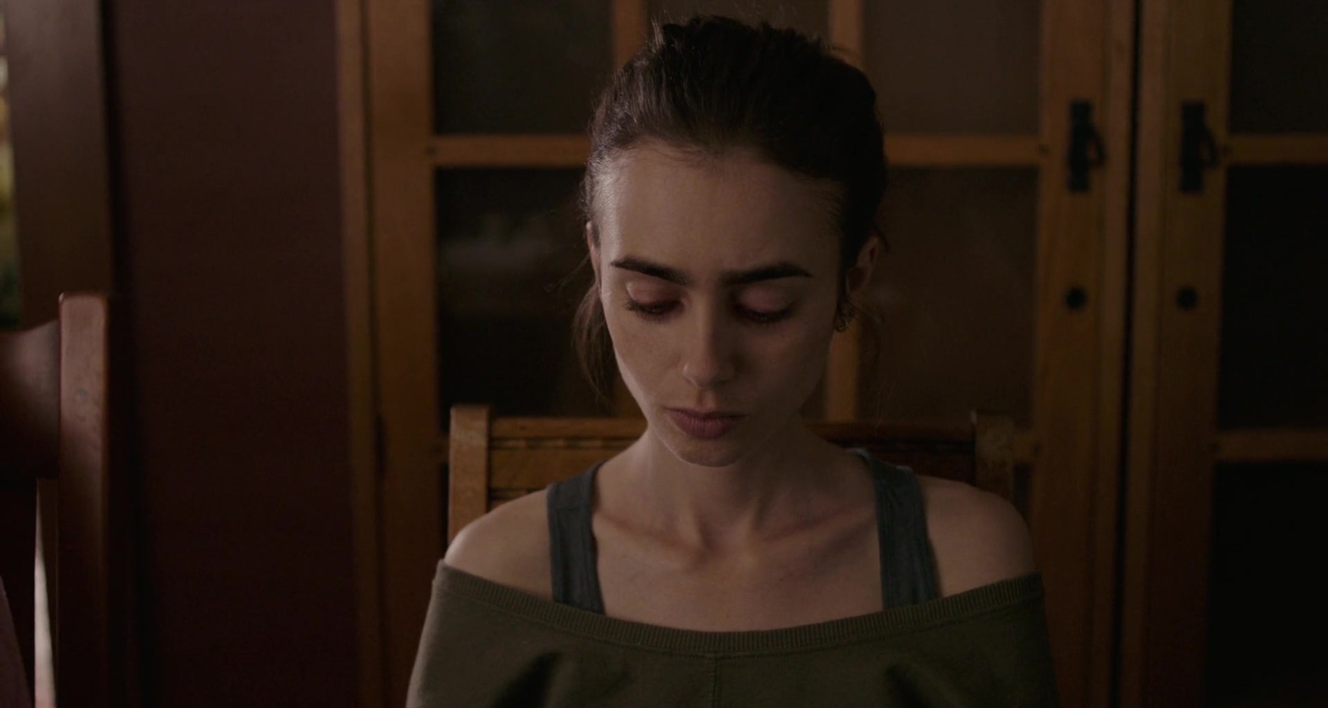 To_The_Bone_2017_1080p_BluRay_x264-5BYTS_LT5D_2174.jpg