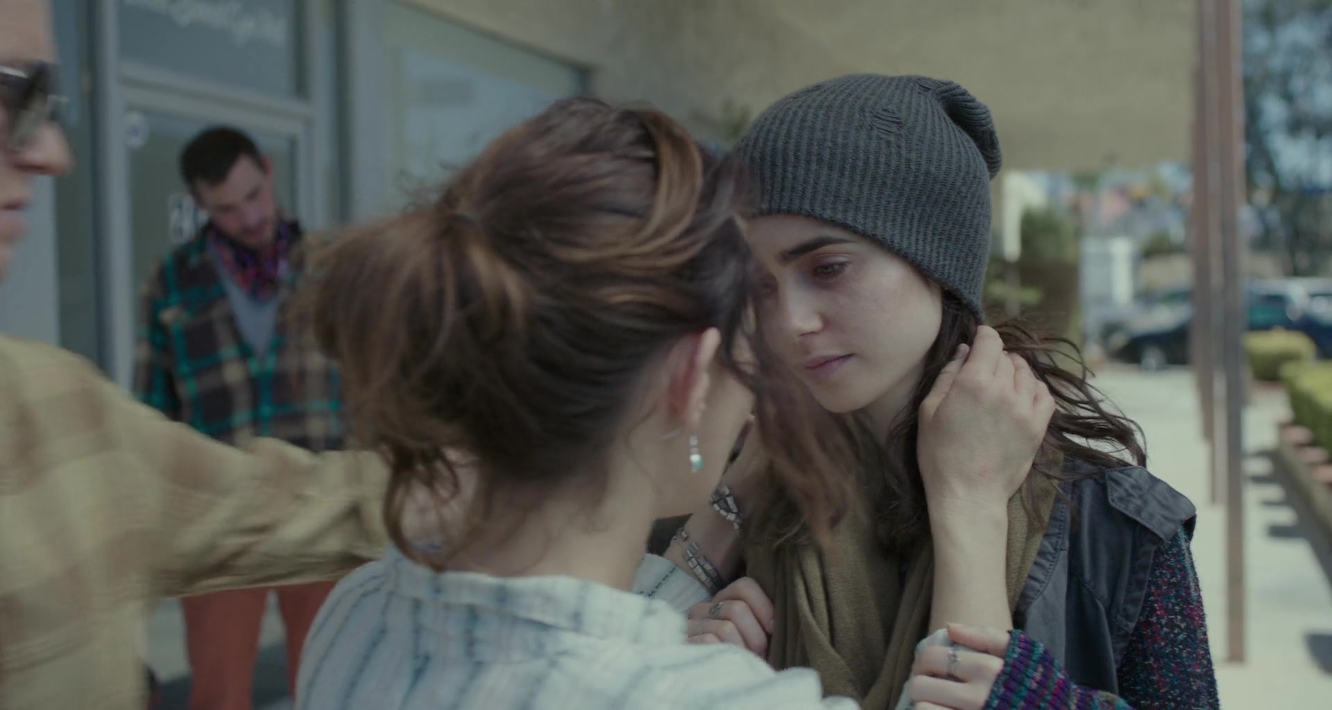 To_The_Bone_2017_1080p_BluRay_x264-5BYTS_LT5D_2402.jpg