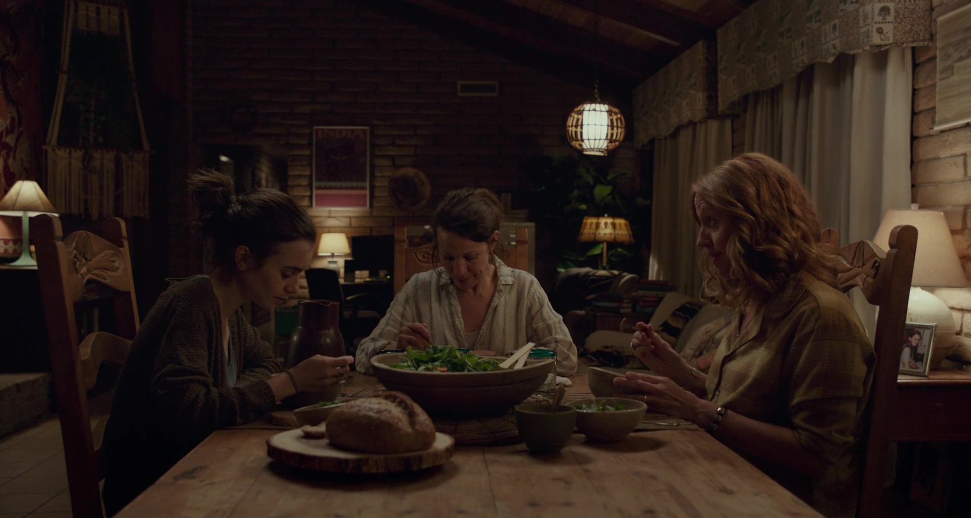 To_The_Bone_2017_1080p_BluRay_x264-5BYTS_LT5D_2414.jpg